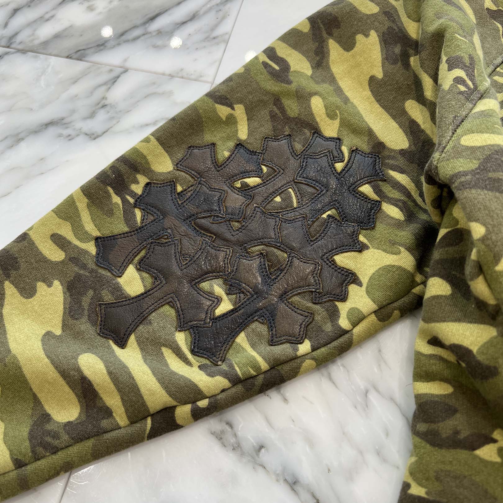 CHROME HEARTS Camo Cemetery Cross Horseshoe Leather Patch Zip Up