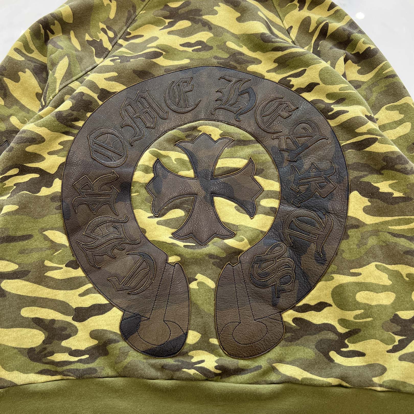 CHROME HEARTS Camo Cemetery Cross Horseshoe Leather Patch Zip Up