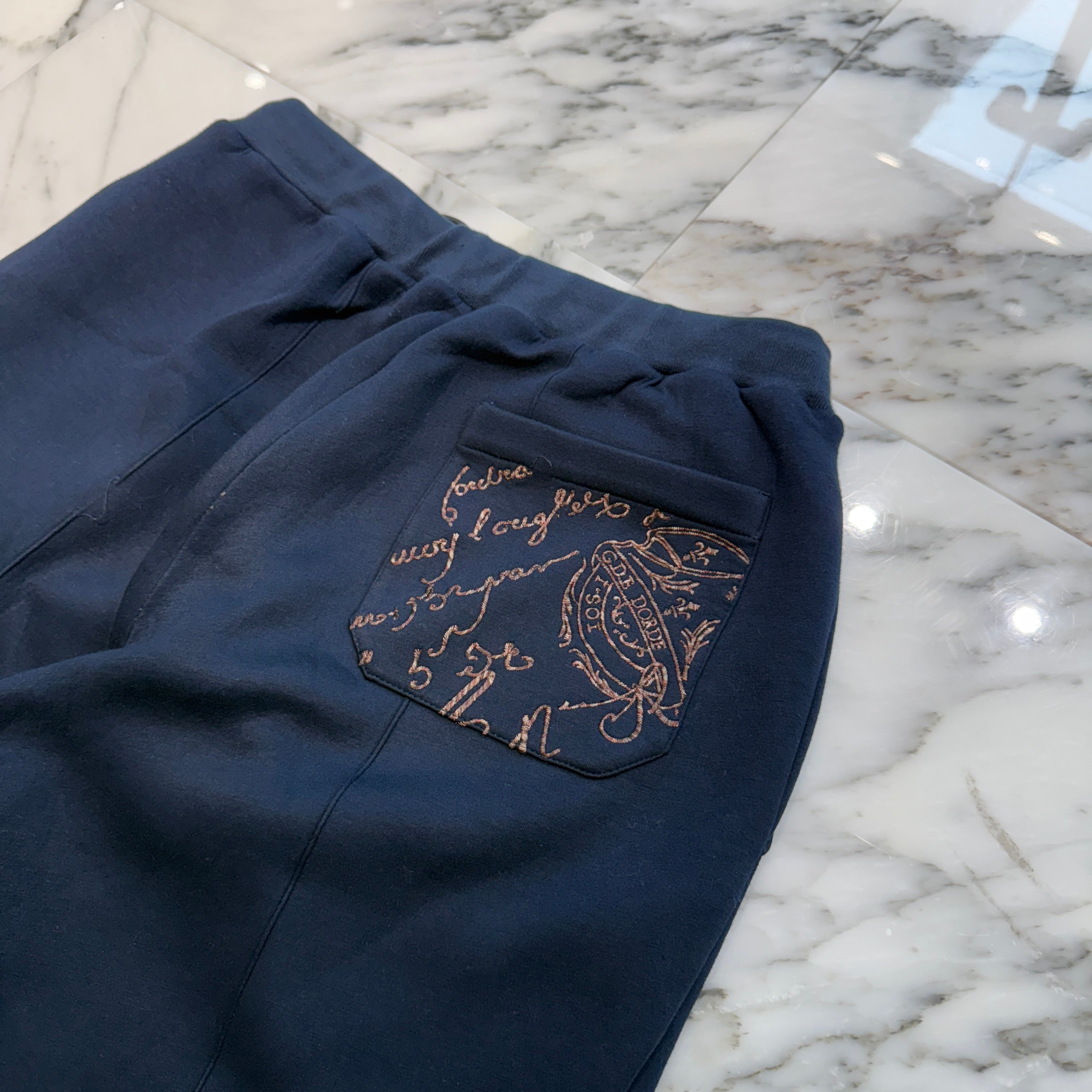 Berluti Calligraphy Embroidered Sweat Jogging Pants R23JTL33JAFD Size L ベルルッティ カリグラフィー刺繍 スウェット ジョギングパンツ サイズL