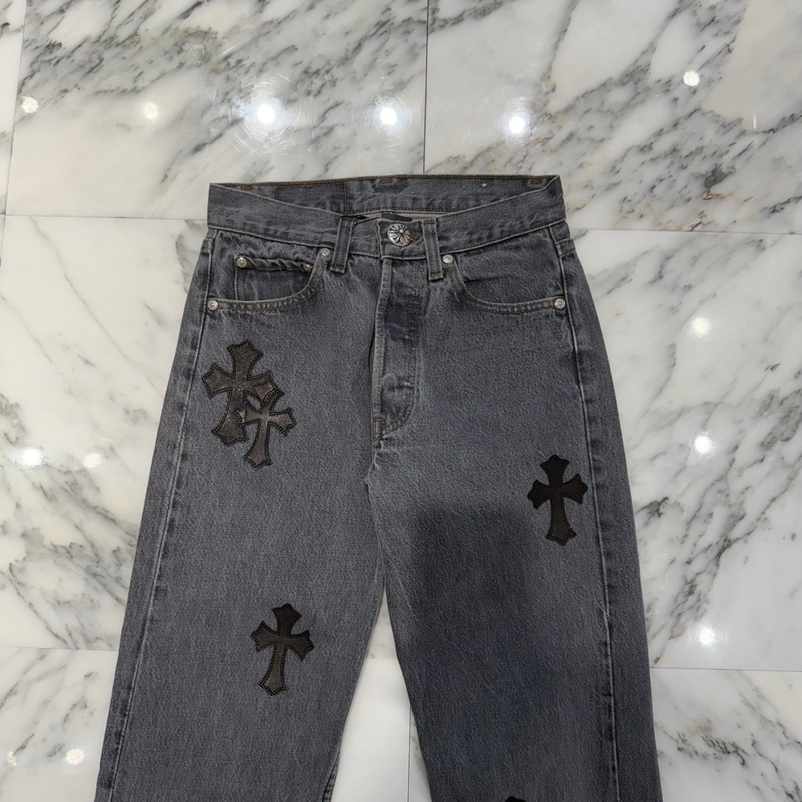 CHROME HEARTS × Levi's 501 VNTG Cross Leather Patch Jeans Size 26 クロムハーツ × リーバイス 501 ヴィンテージ クロスレザーパッチ ジーンズ サイズ26