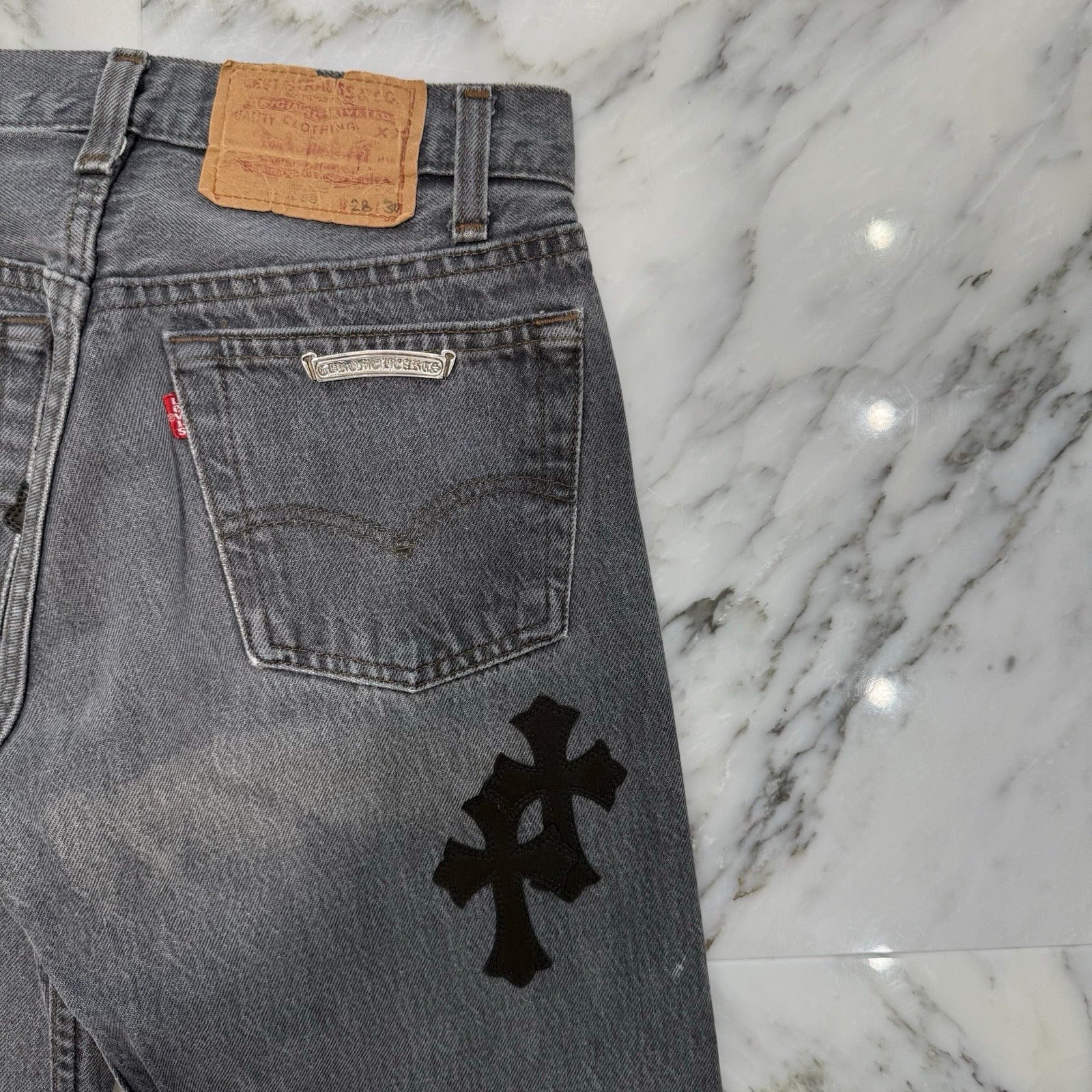 CHROME HEARTS × Levi's 501 VNTG Cross Leather Patch Jeans Size 26 クロムハーツ × リーバイス 501 ヴィンテージ クロスレザーパッチ ジーンズ サイズ26