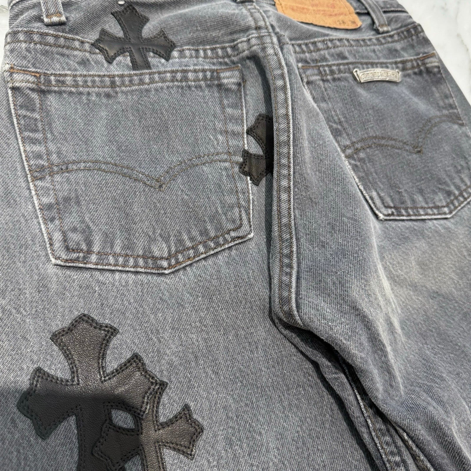 CHROME HEARTS × Levi's 501 VNTG Cross Leather Patch Jeans Size 26 クロムハーツ × リーバイス 501 ヴィンテージ クロスレザーパッチ ジーンズ サイズ26