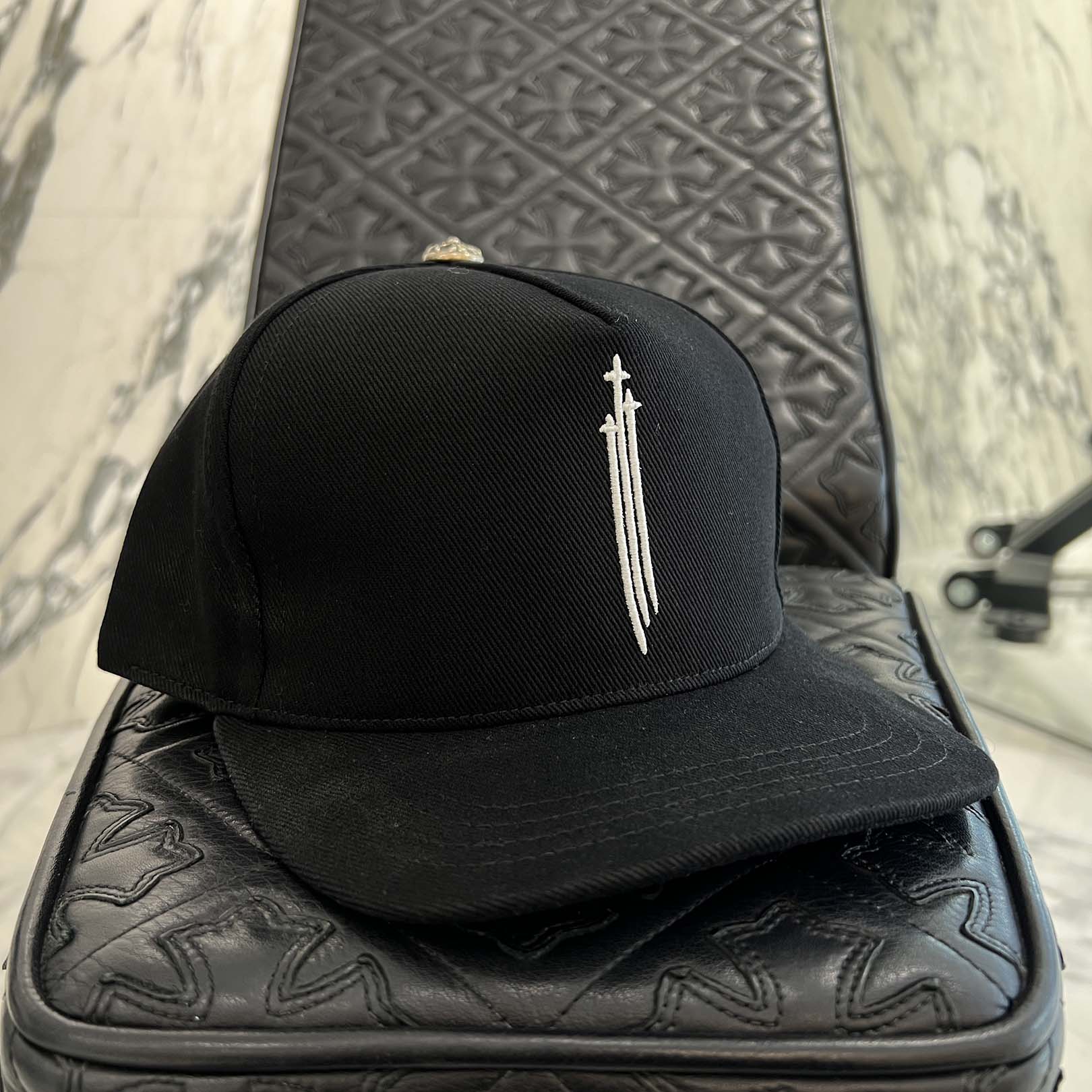 CHROME HEARTS RS3 Cross Embroidery Trucker Cap Size ONE SIZE (51