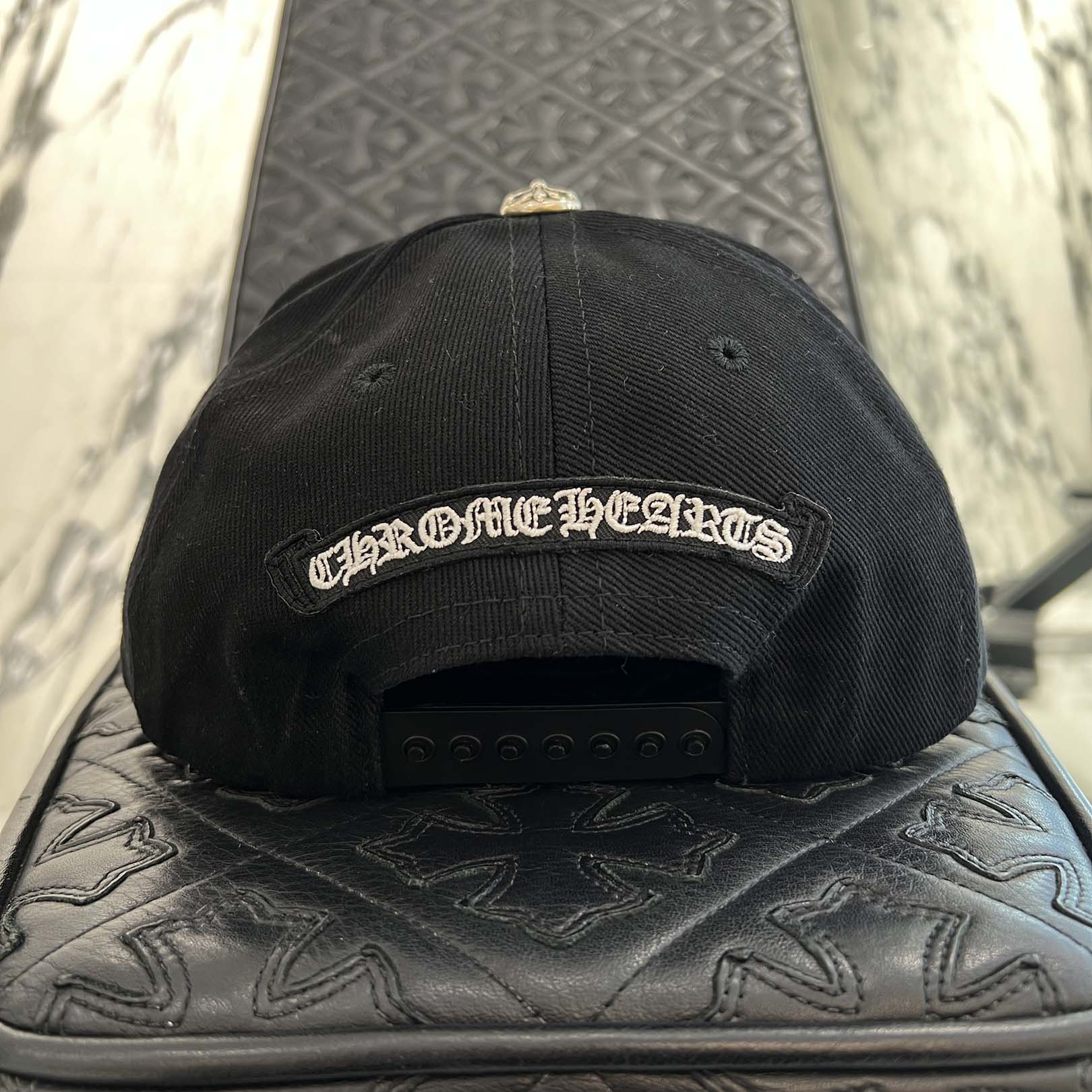CHROME HEARTS RS3 Cross Embroidery Trucker Cap Size ONE SIZE (51-61) クロムハーツ RS3クロス刺繡 トラッカーキャップ ONE SIZE (51-61)