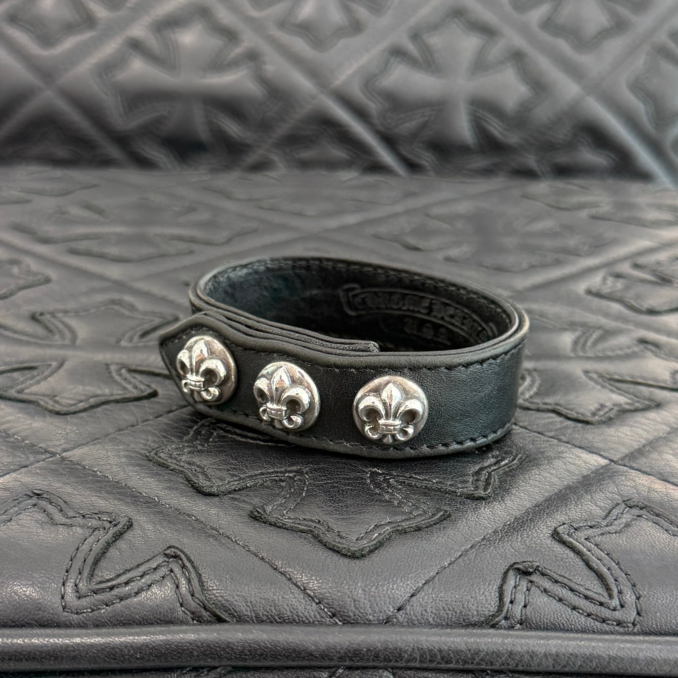CHROME HEARTS BS Flare 3BTN 2SNP LEATHER BRACELET クロムハーツ BSフレア 3ボタン 2スナップ レザーブレスレット