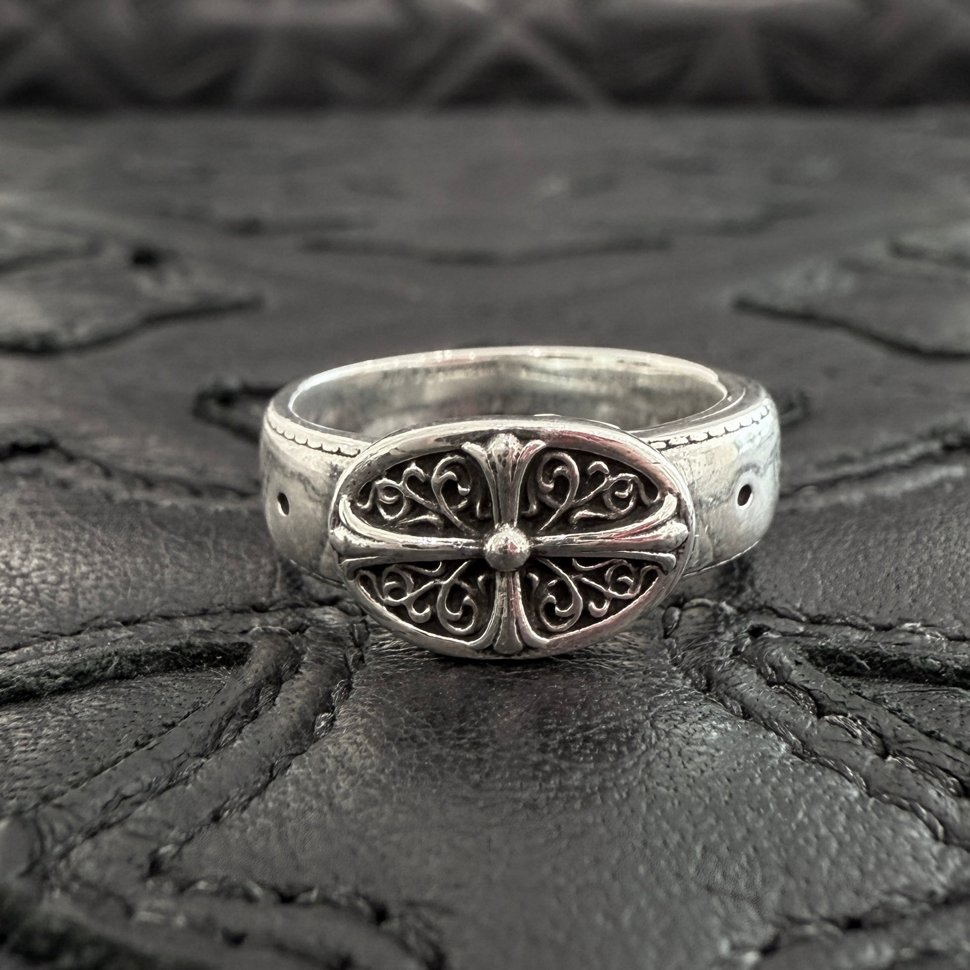 CHROME HEARTS Classic Oval Cross Belt Ring Size 11号 クロム