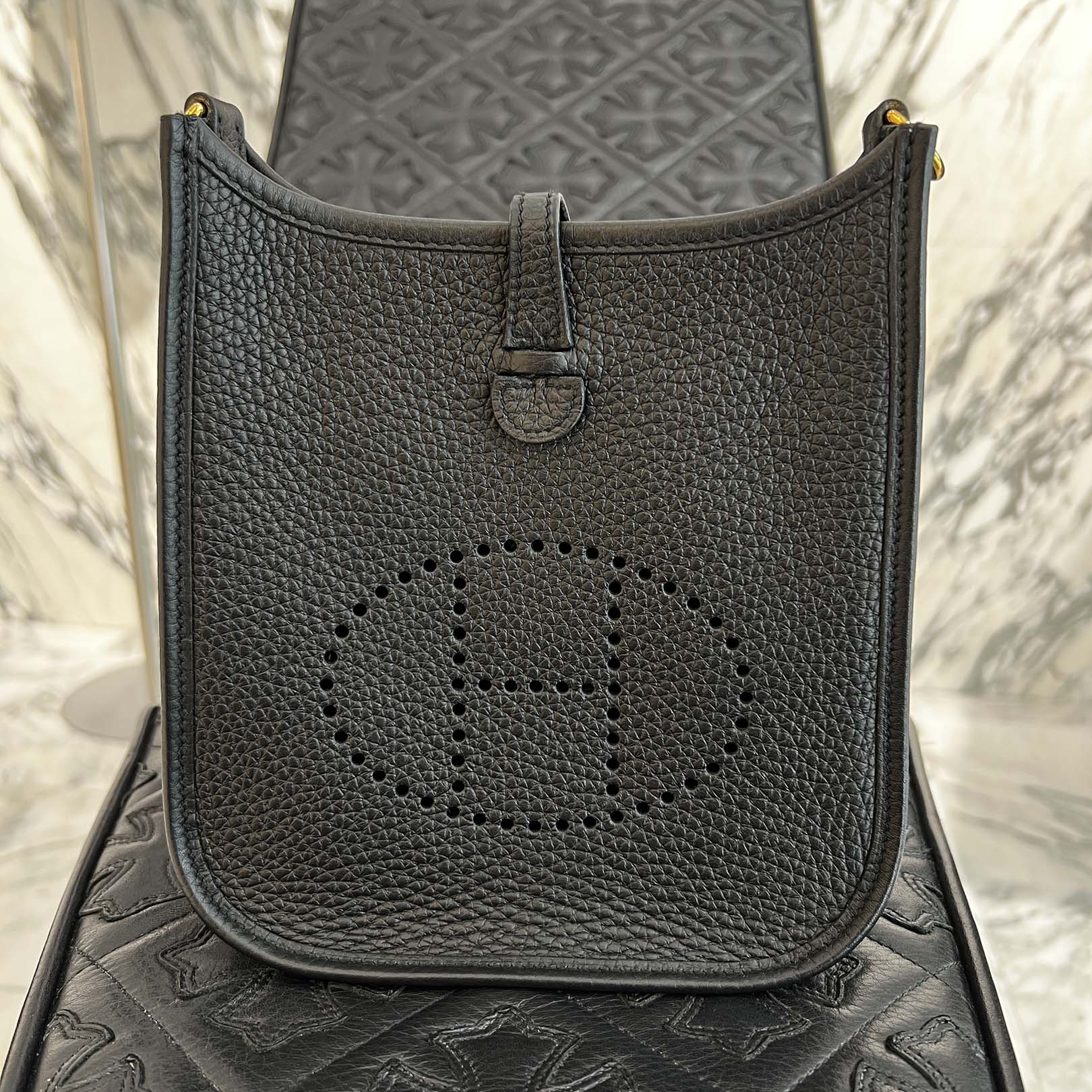 HERMES Evelyn Amazon TPM "NOIR" B刻印 エルメス エブリン アマゾン TPM "ノワール" レザーショルダーバッグ B刻印