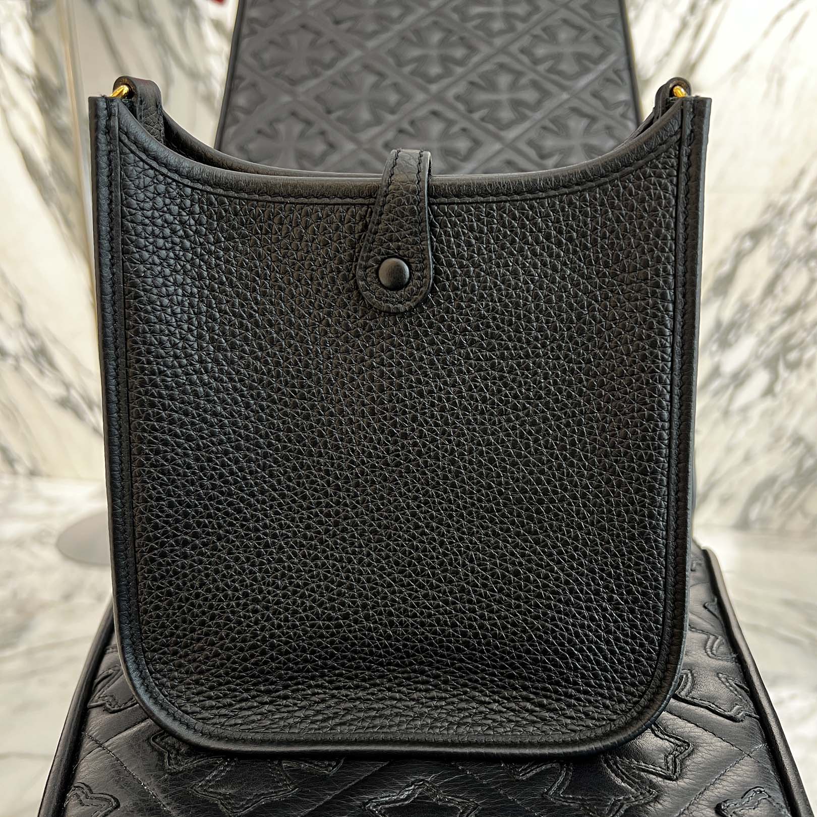 HERMES Evelyn Amazon TPM "NOIR" B刻印 エルメス エブリン アマゾン TPM "ノワール" レザーショルダーバッグ B刻印