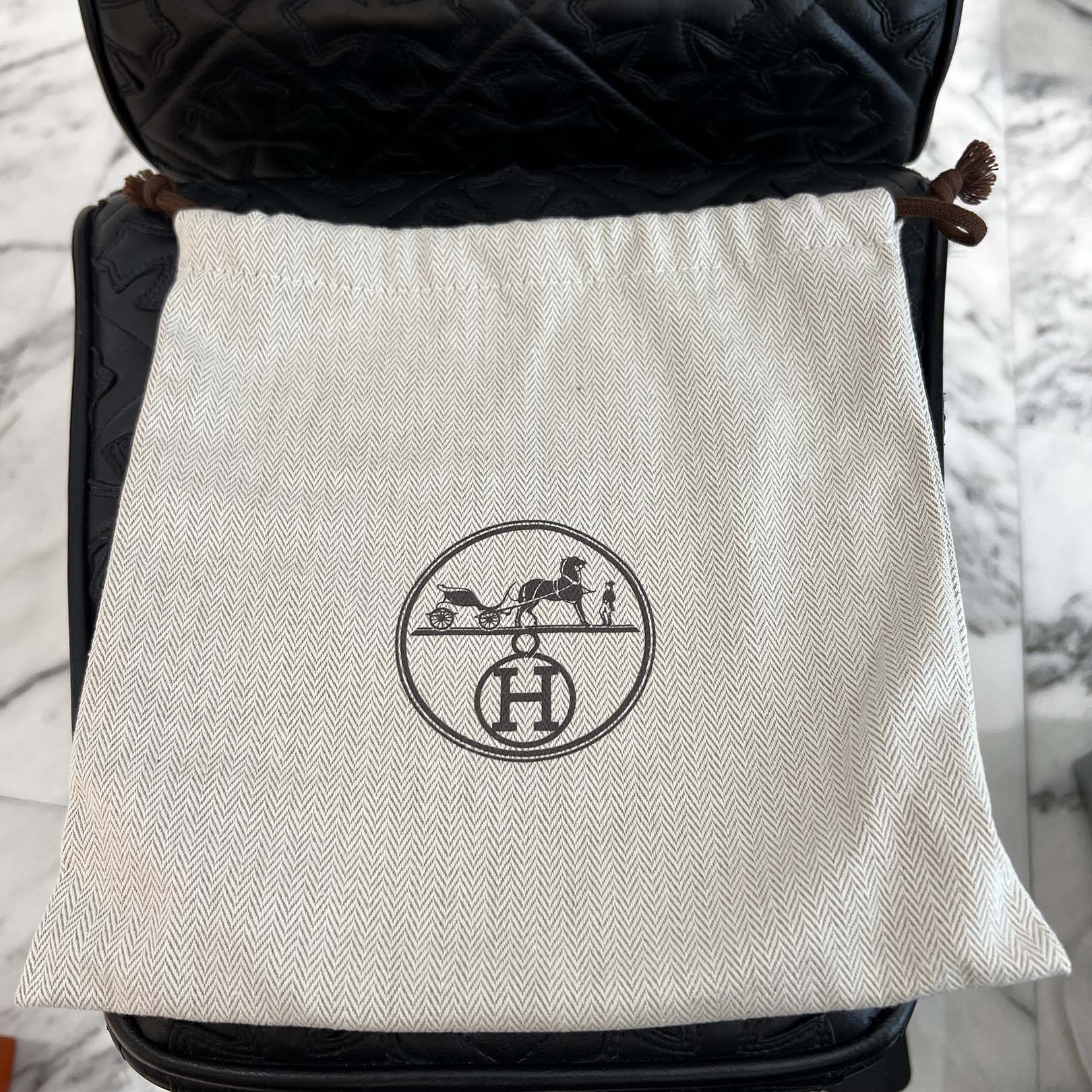 HERMES Evelyn Amazon TPM "NOIR" B刻印 エルメス エブリン アマゾン TPM "ノワール" レザーショルダーバッグ B刻印