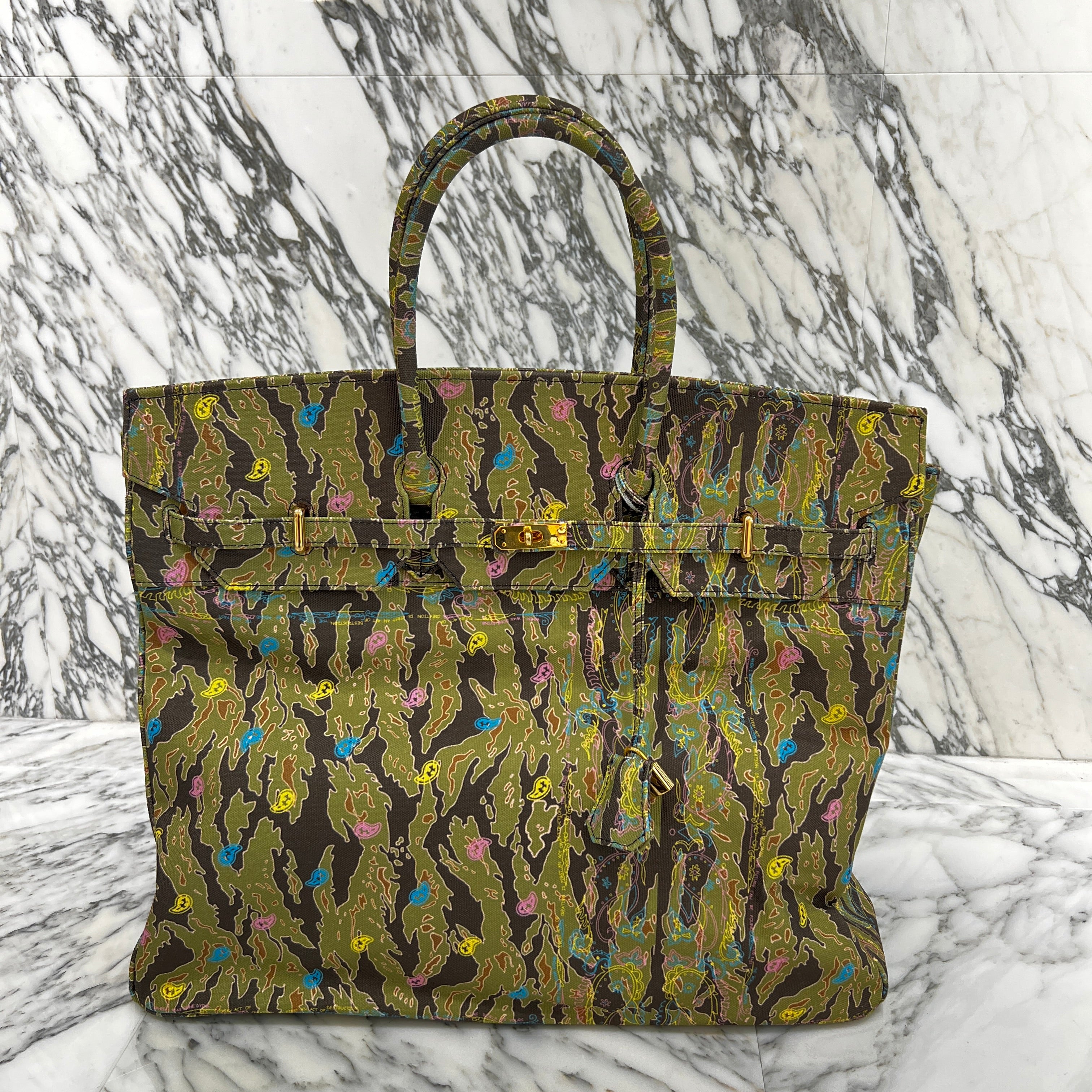THE WORLD IS YOURS Paisley Camouflage All Over Pattern Handbag ザ