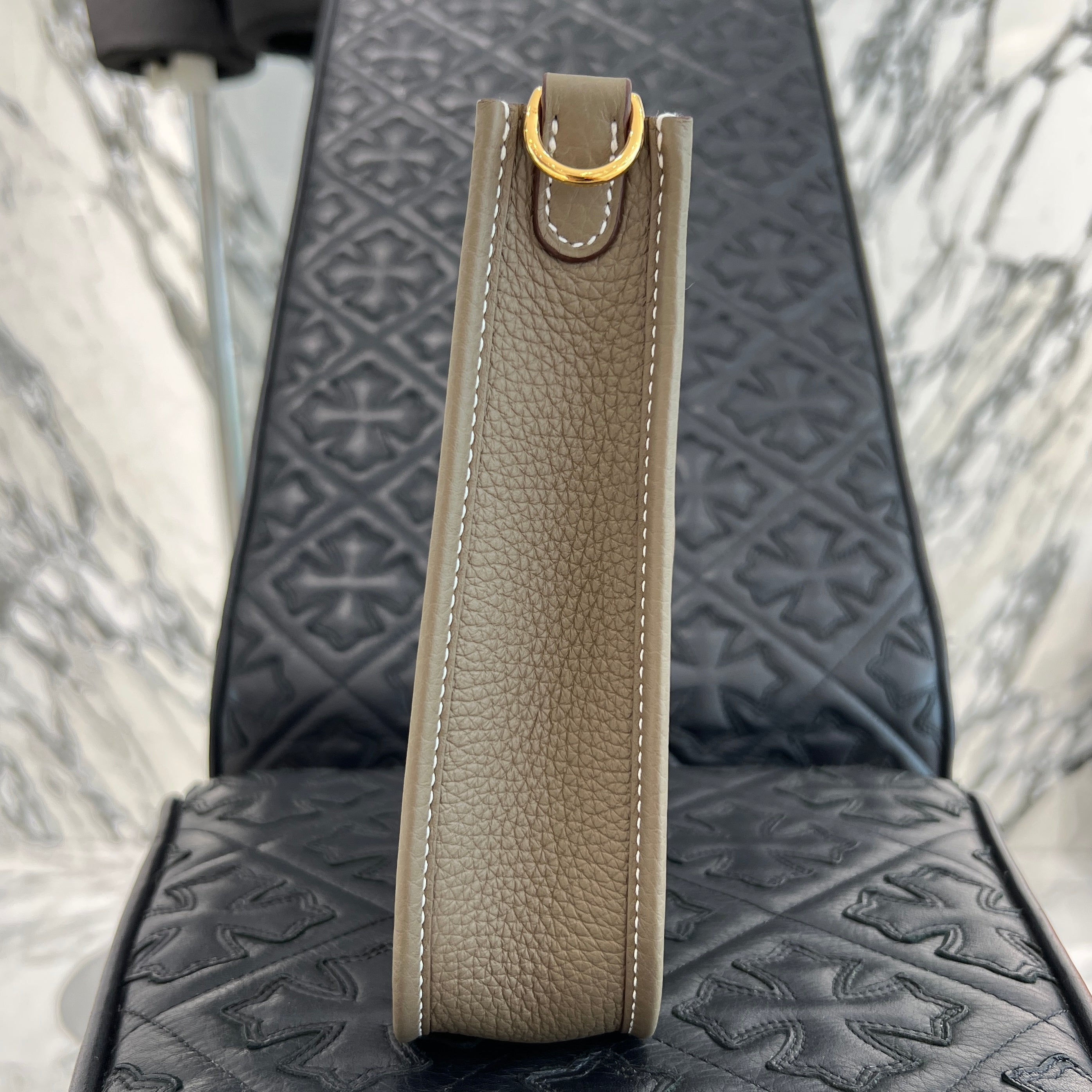 HERMES Evelyn TPM "Etoupe" W刻印 エルメス エブリン TPM "エトゥープ" レザーショルダーバッグ W刻印