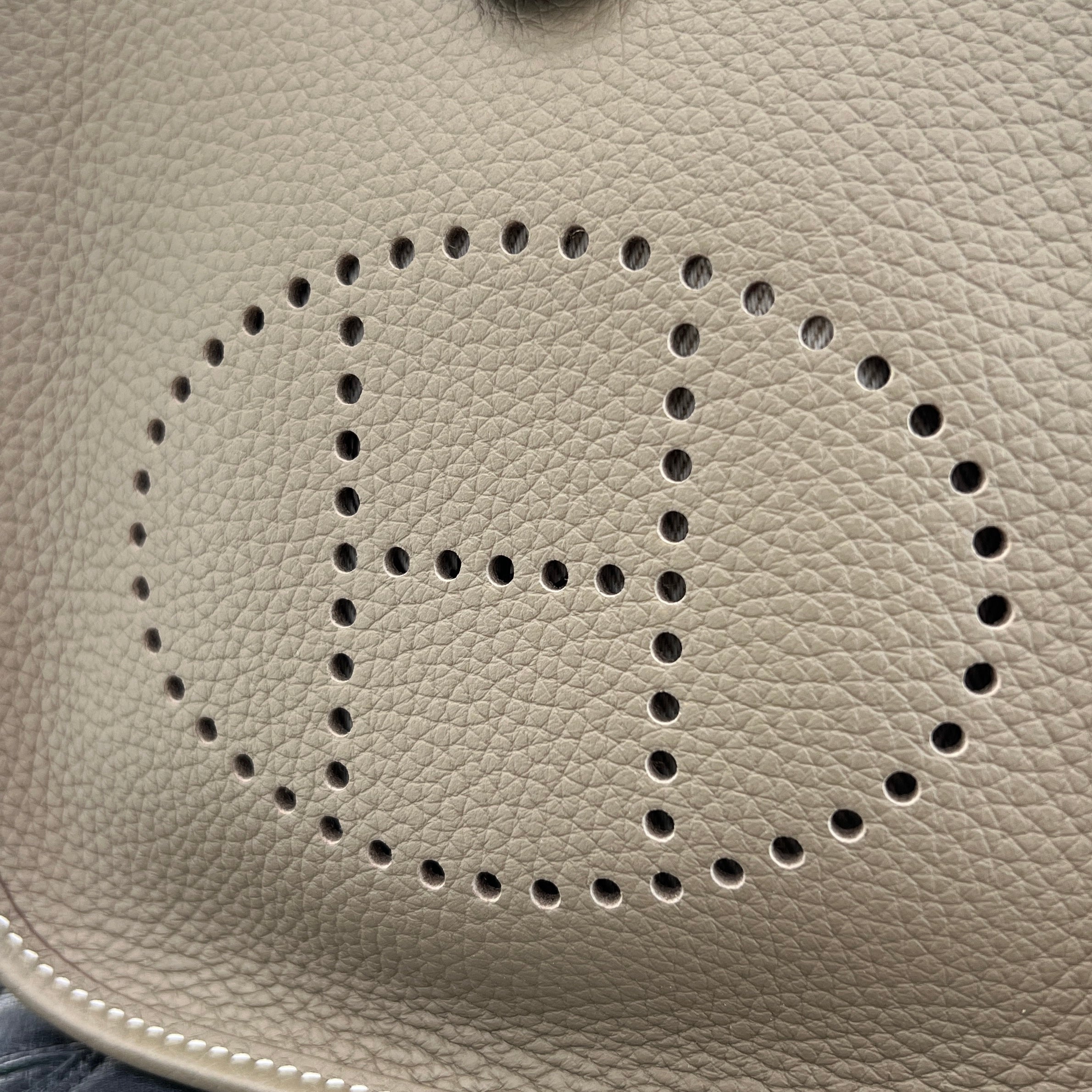 HERMES Evelyn TPM "Etoupe" W刻印 エルメス エブリン TPM "エトゥープ" レザーショルダーバッグ W刻印