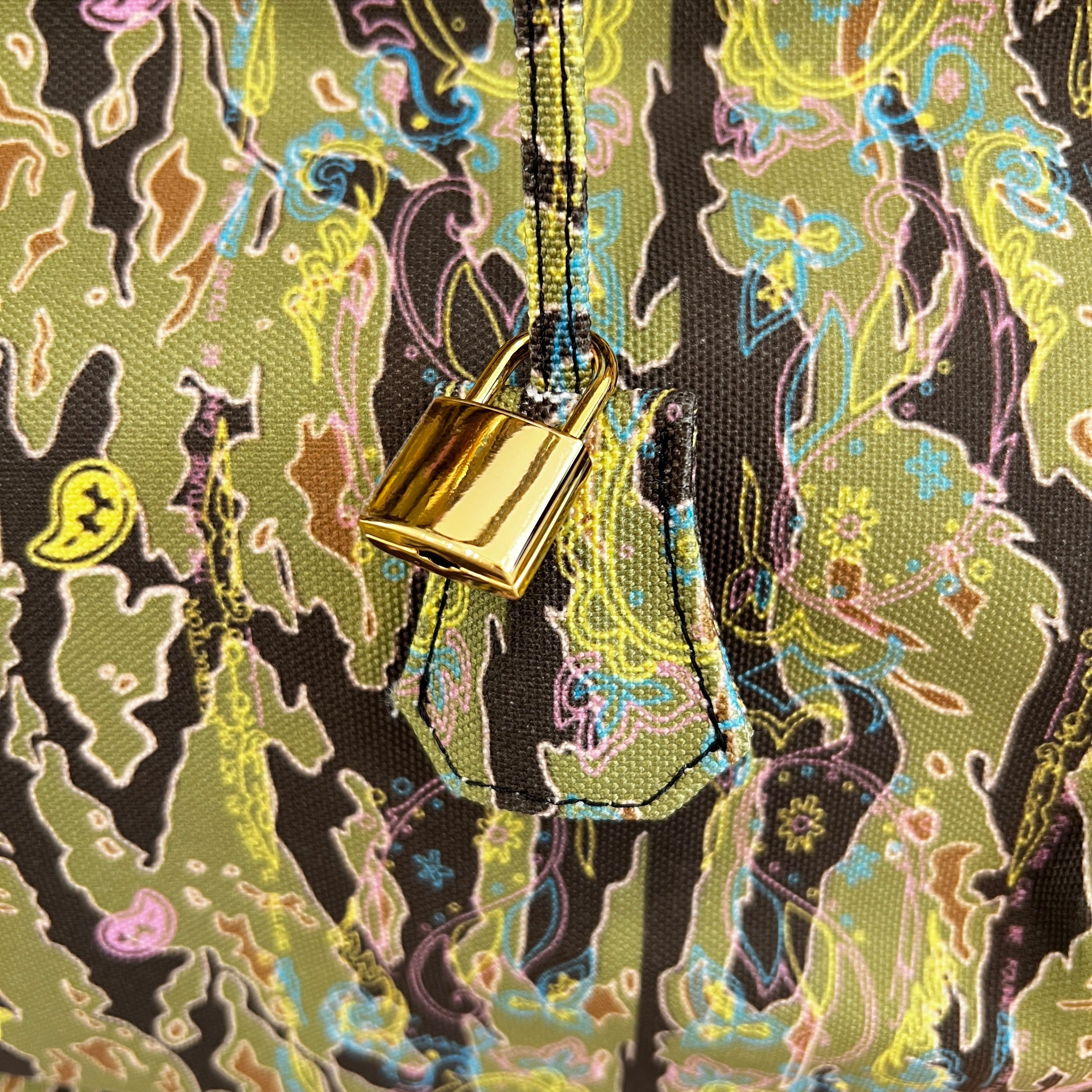 THE WORLD IS YOURS Paisley Camouflage All Over Pattern Handbag ザ ワールド イズ ユアーズ ペイズリー カモフラージュ総柄 ハンドバッグ