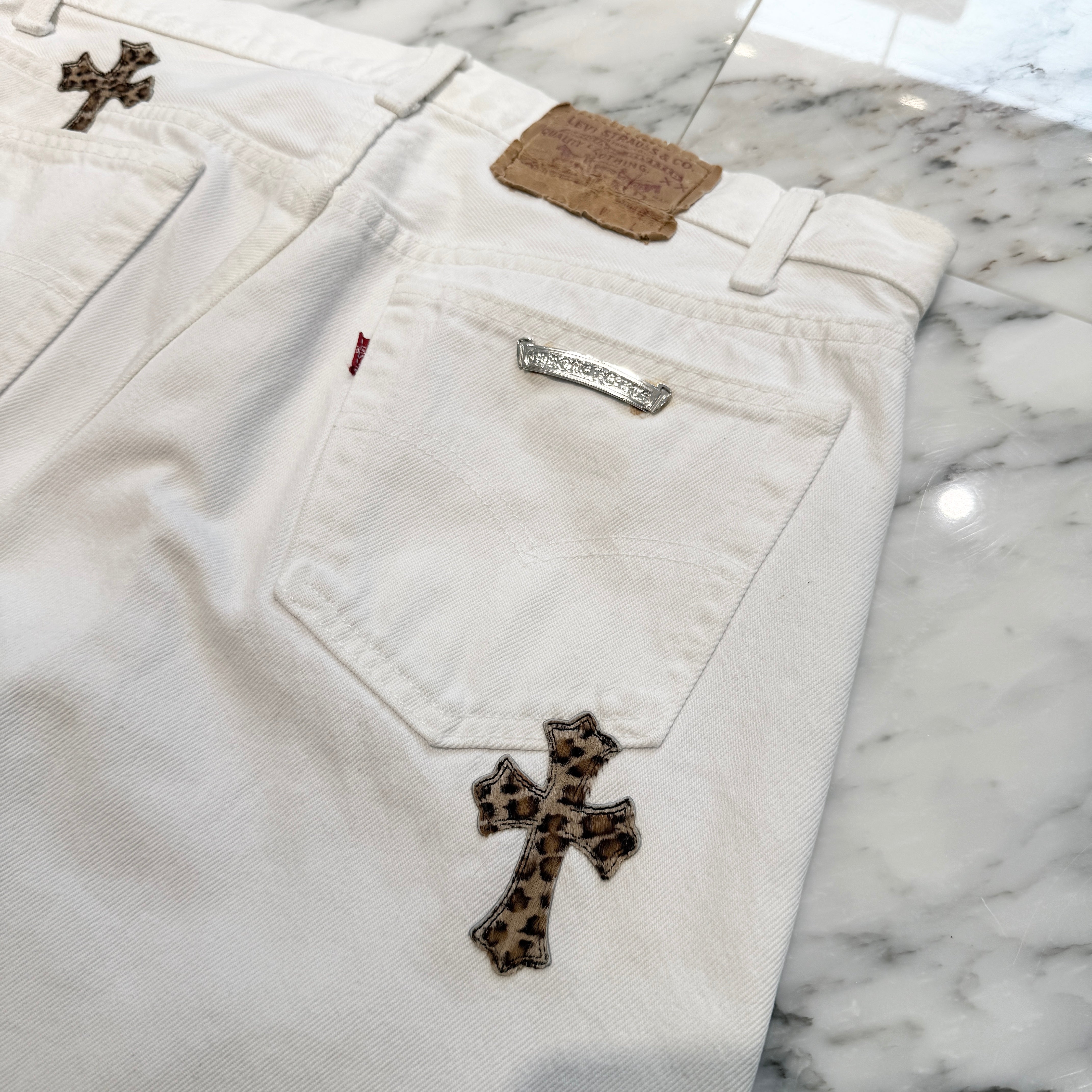 CHROME HEARTS × Levi's VNTG Leopard Harako Leather Cross Patch Denim Pants Size 32 クロムハーツ × リーバイス ヴィンテージ レオパード ハラコレザークロスパッチ デニムパンツ サイズ32
