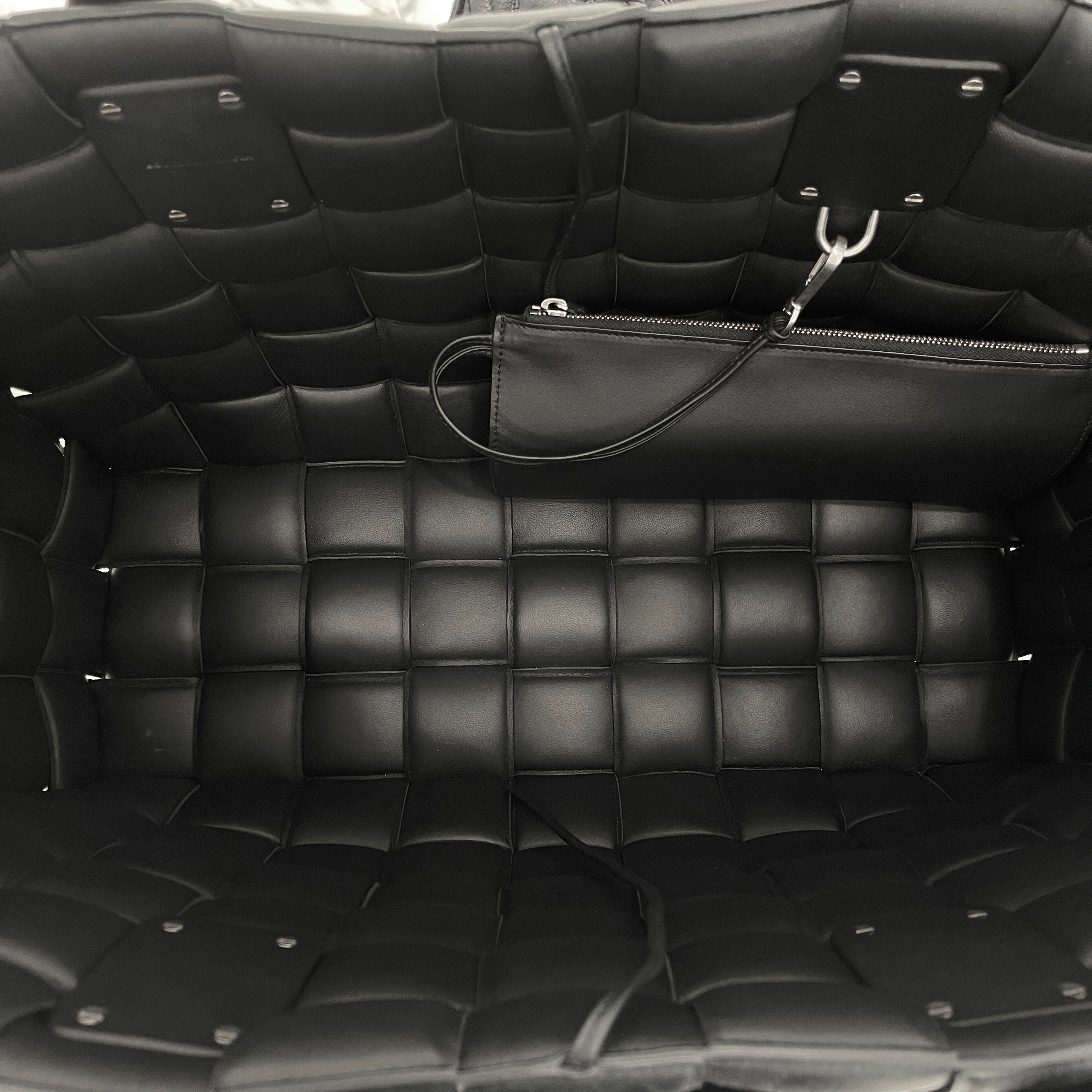 BOTTEGA VENETA Large Padded Intrecciato Leather Tote Bag 592122VMBK18803 ボッテガヴェネタ ラージ パデッド イントレッチオ レザー トートバッグ