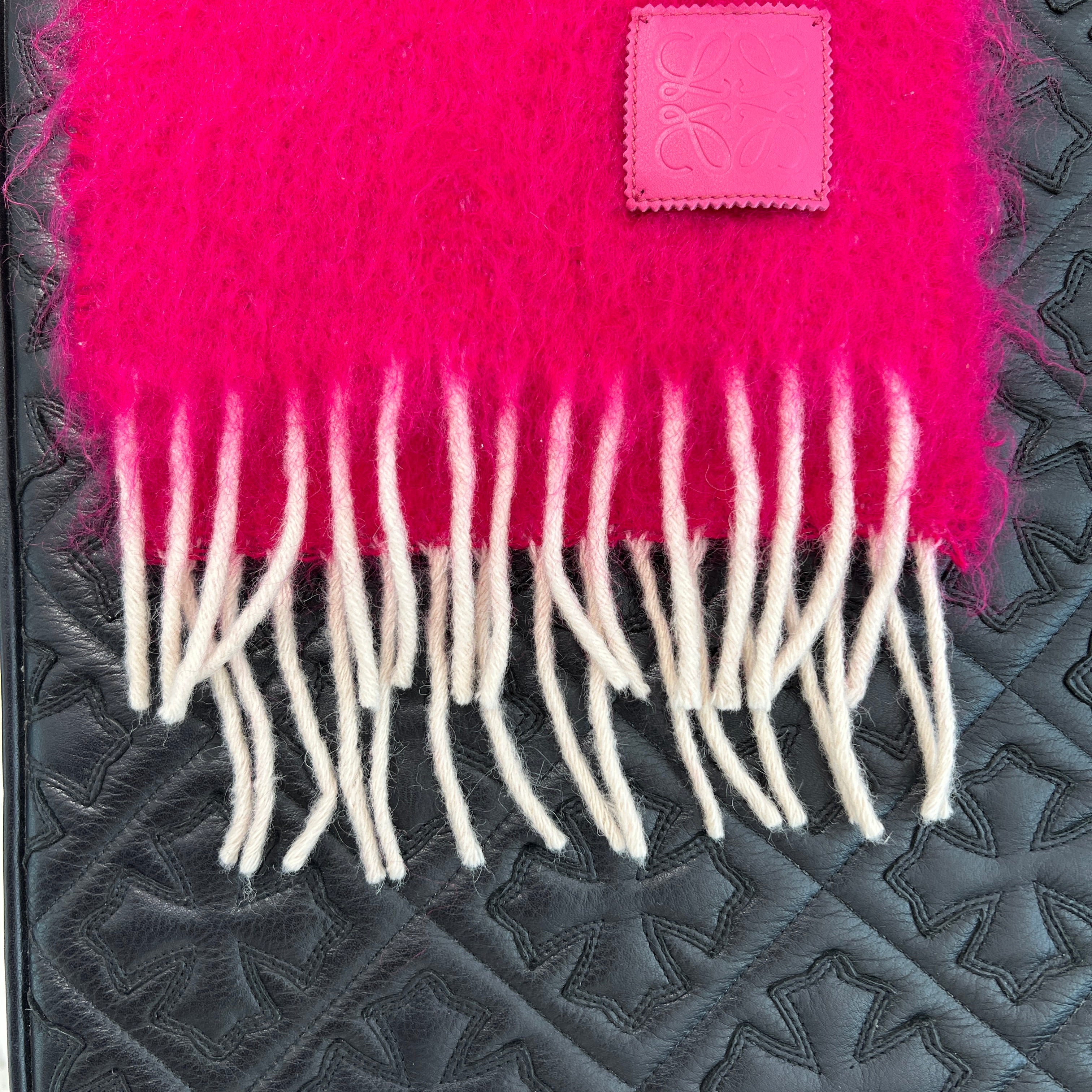 LOEWE Anagram Leather Patch Mohair & Wool Fringe Scarf F811257X01 0010793560 ロエベ アナグラム レザーパッチ モヘア&ウール フリンジ スカーフ