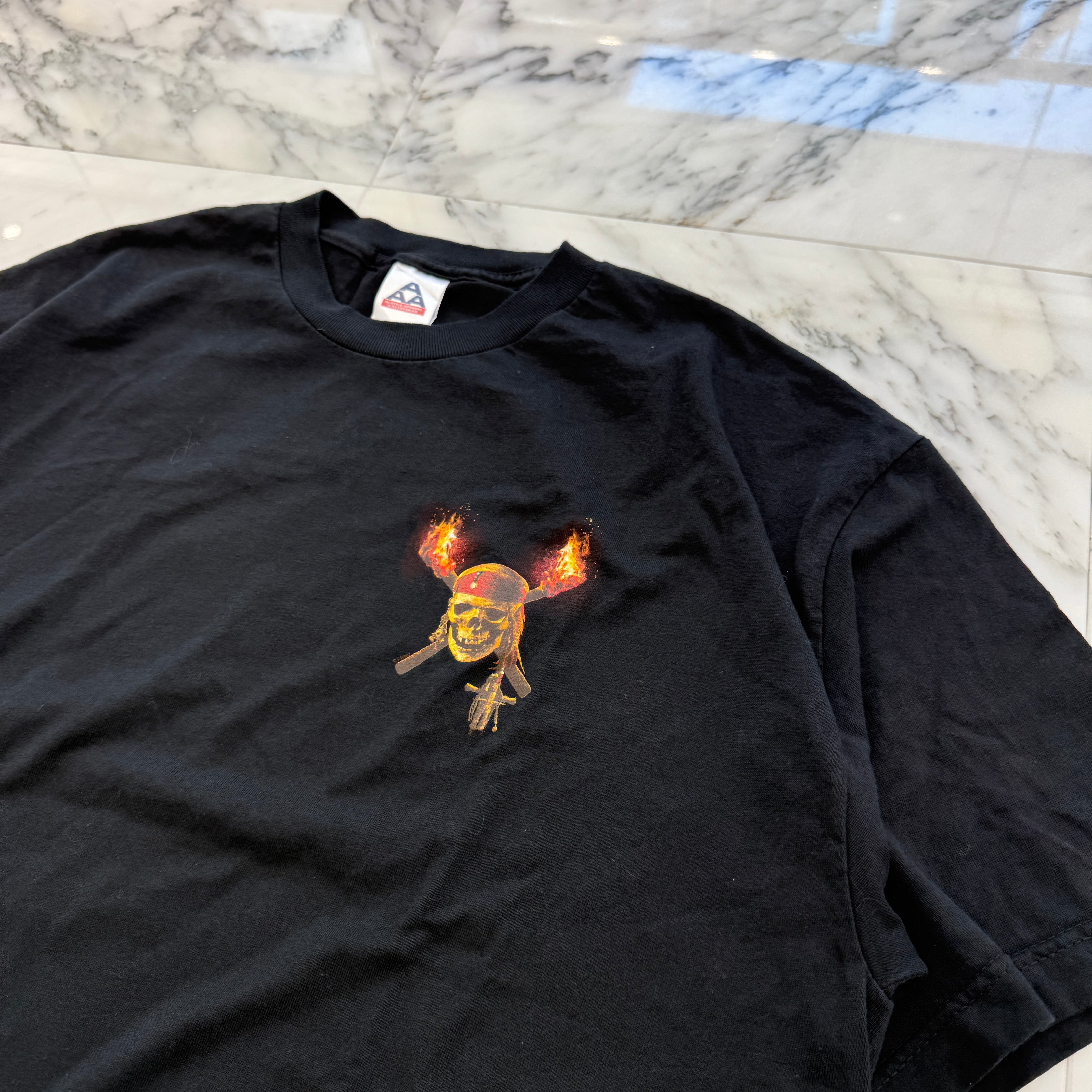 Vintage 00's Disney Pirates of the Caribbean "DEAD MAN'S CHEST" S/S Tee 00's ディズニー パイレーツ・オブ・カリビアン "デッドマンズ・チェスト" Tシャツ