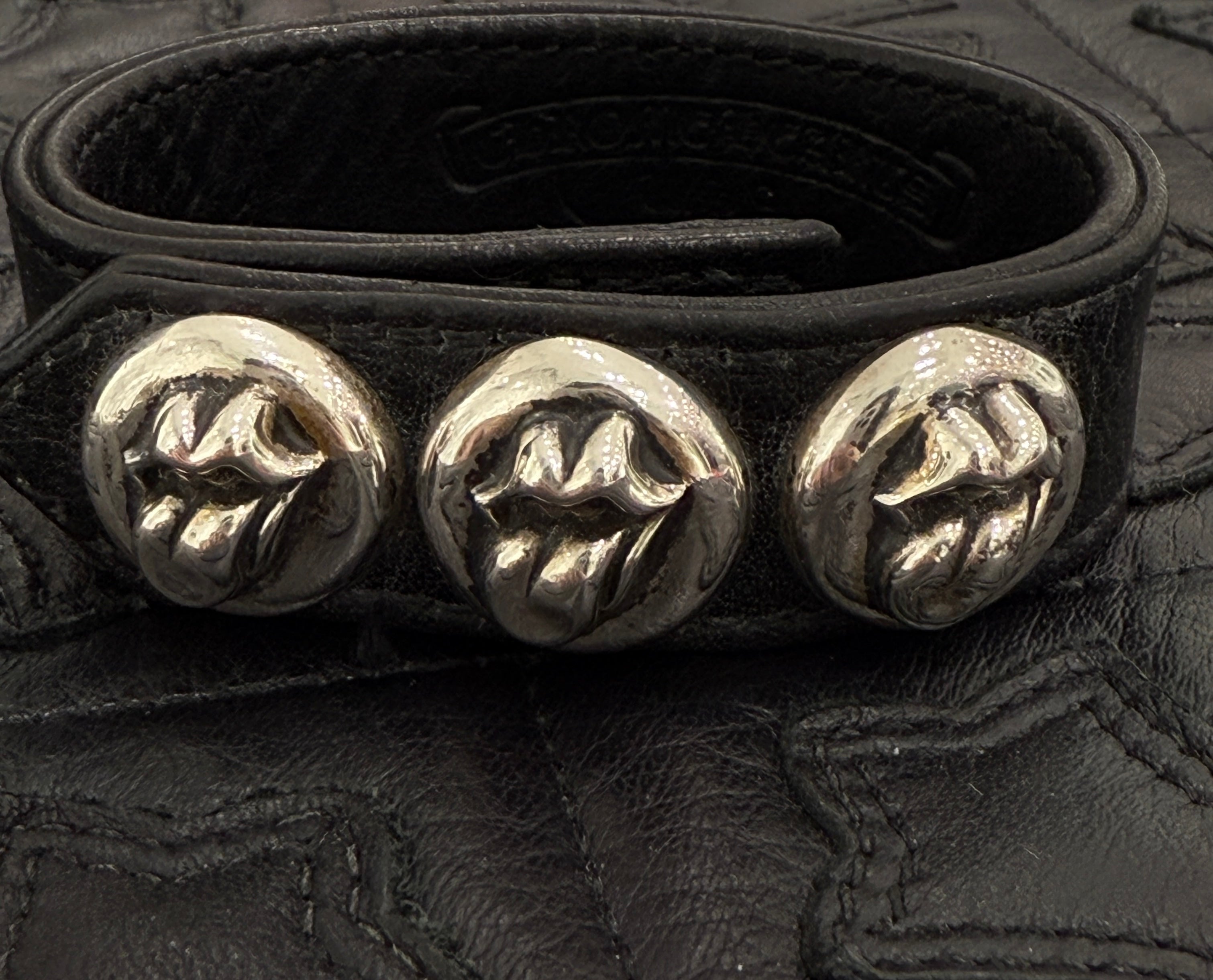 CHROME HEARTS × The Rolling Stones Lip & Tongue 3 BUTTON 2 SNAP LEATHER BRACELET Size ONE SIZE クロムハーツ × ローリングストーンズ リップ＆タン 3ボタン 2スナップ レザーブレスレット サイズONE SIZE
