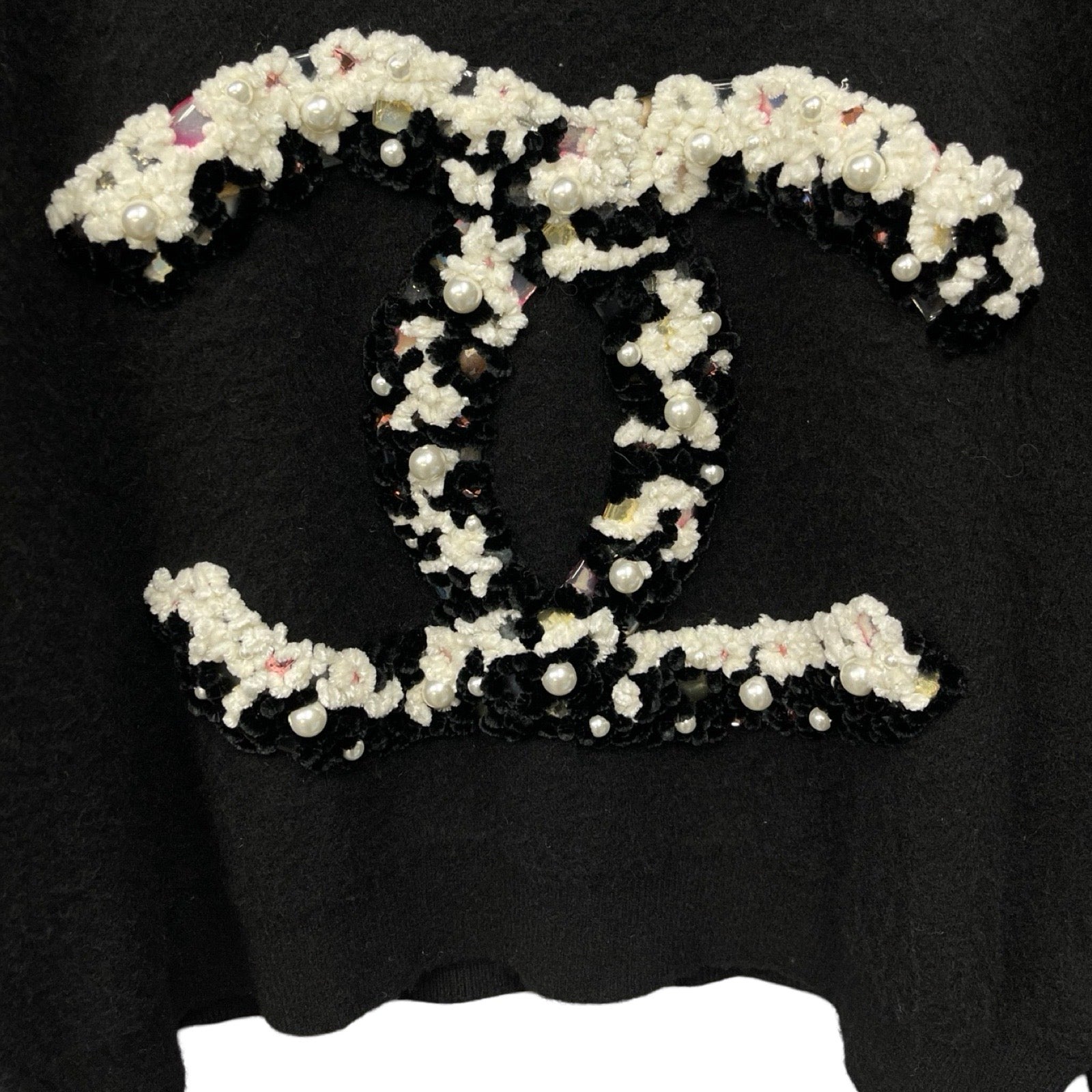 CHANEL 2023AW Coco Mark Pearl Cashmere Sweater P73253K10535 Size 50