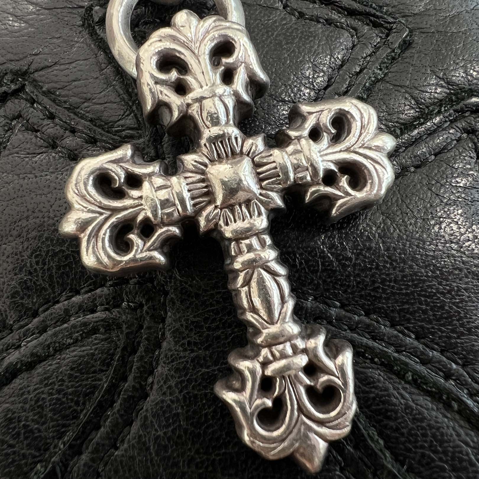 CHROME HEARTS Filigree CH Cross XS Pendant Top With Bail クロム