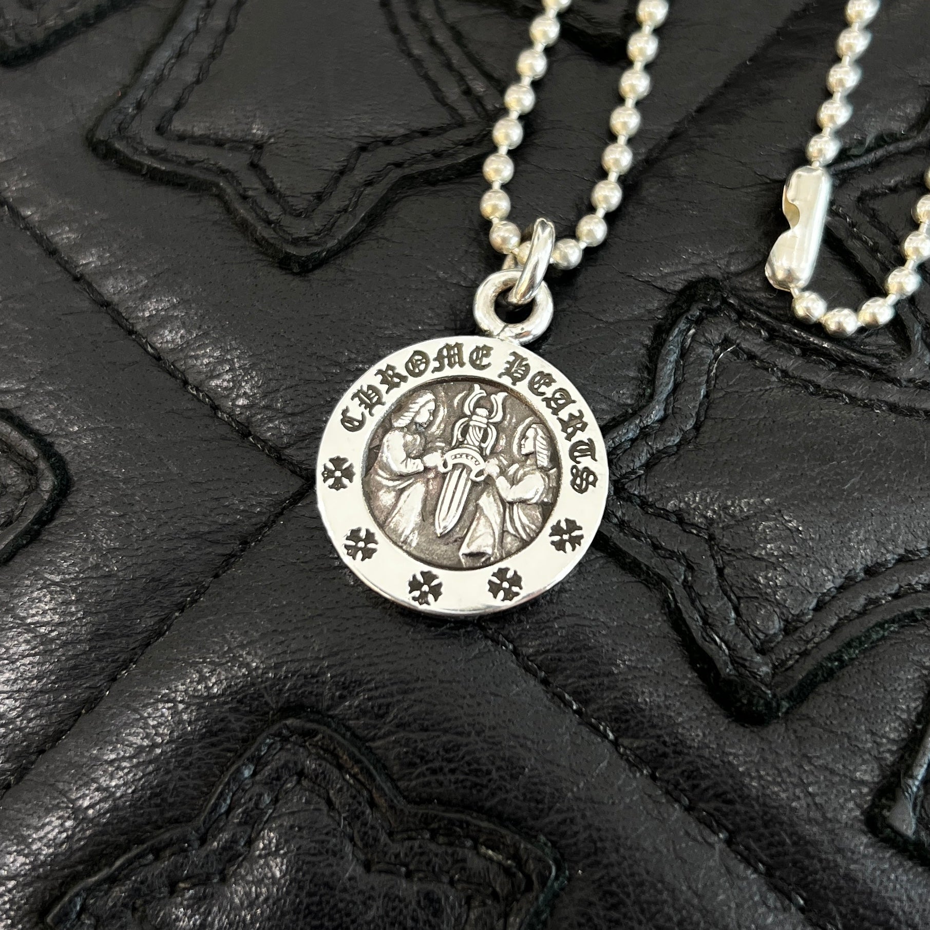 CHROME HEARTS クロムハーツ ANGEL MEDAL OVAL V2 エンジェルメダル