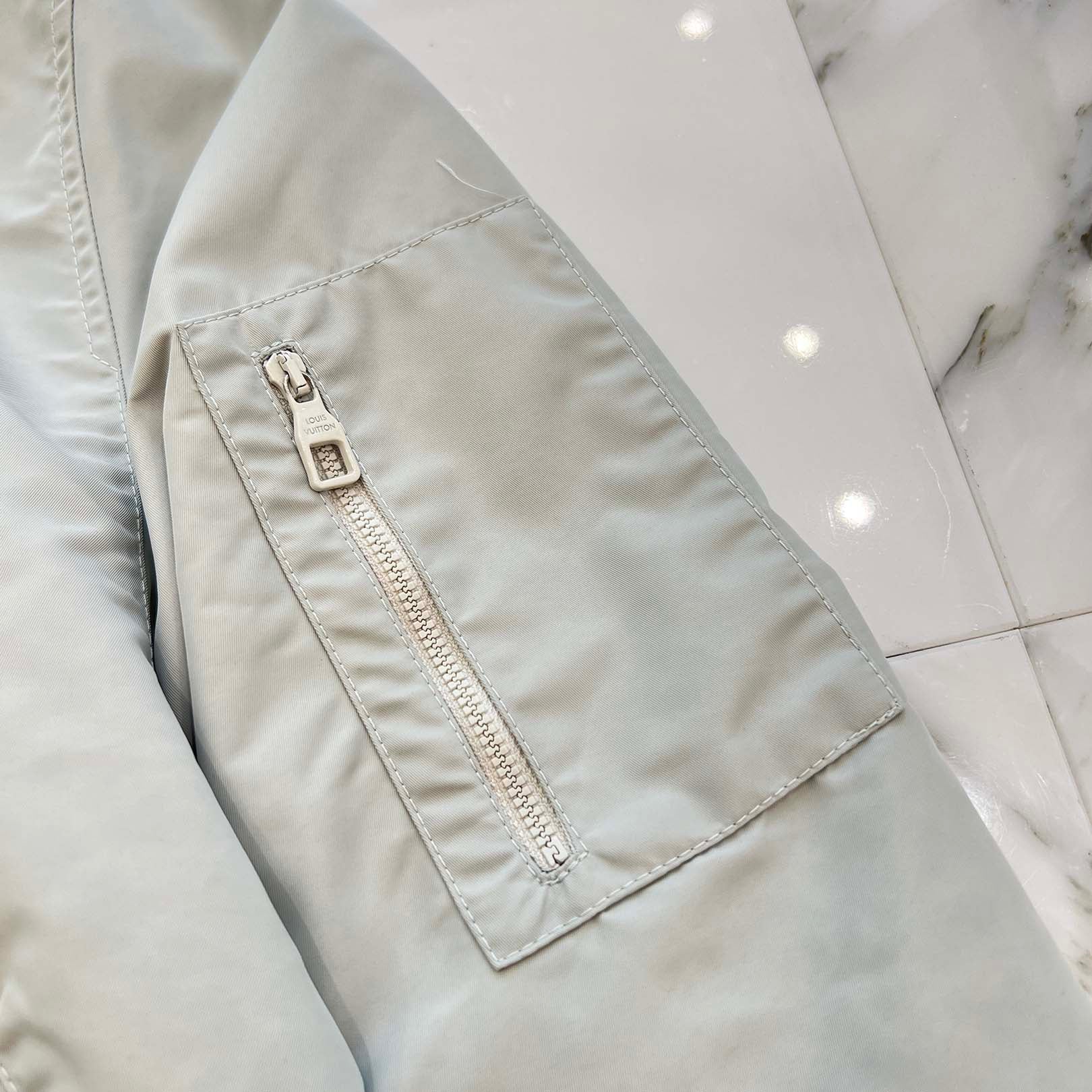 LOUIS VUITTON 2023AW Embroidered Light Weight Technical Bomber Jacket HPB71W Size 44 ルイヴィトン エンブロイダード ライトウェイト テクニカル ボンバージャケット サイズ44