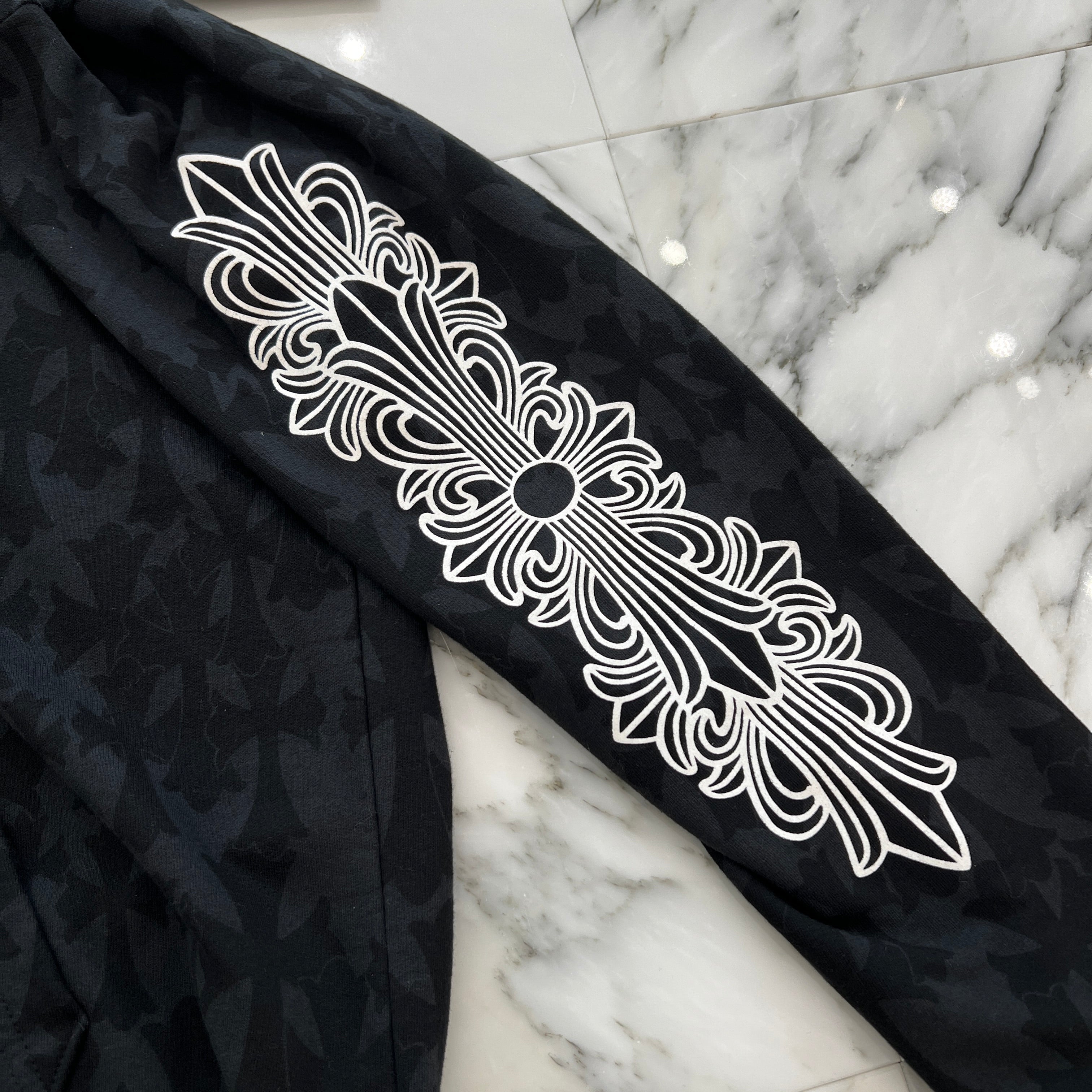 CHROME HEARTS 2024SS Graveyard Cemetery Cross Pullover Hoodie Size L クロムハーツ グレイブヤード セメタリークロス プルオーバー フーディ 総柄 サイズL