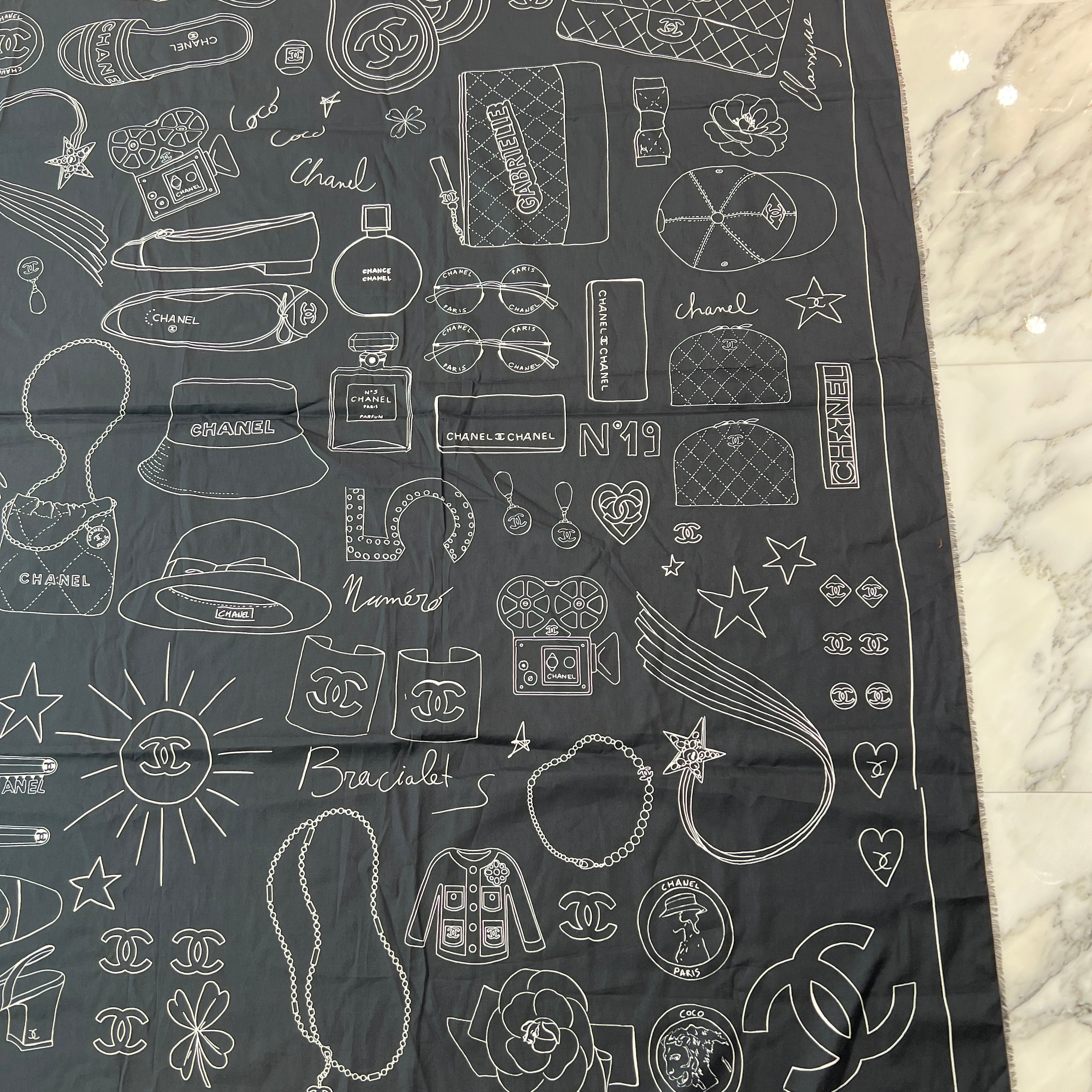 CHANEL 2024SS CC Logo Hand Painted Cotton Silk Scarf シャネル CCロゴ 手書き風 コットンシルク スカーフ