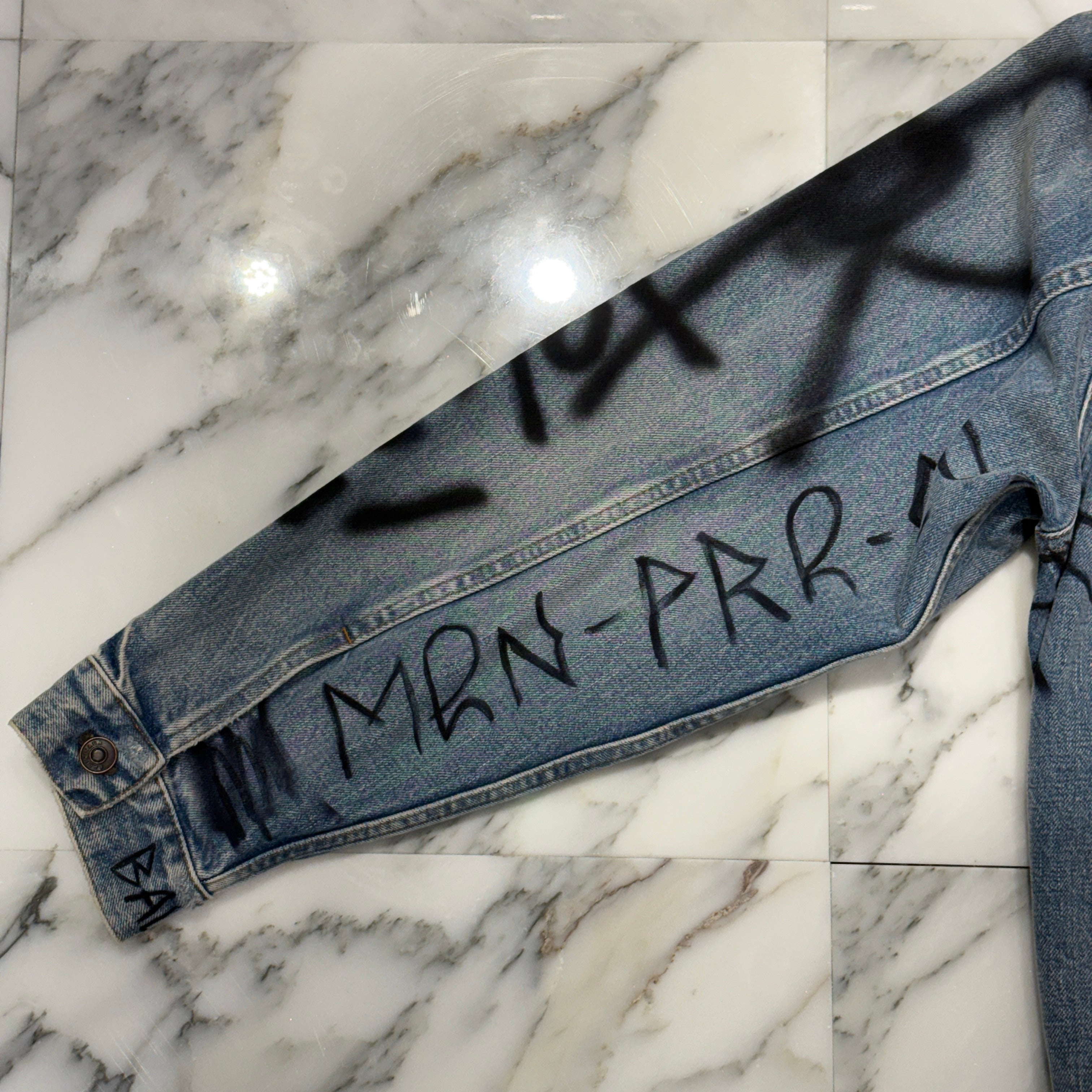 BALENCIAGA 2018AW Graffiti Paint Denim Jacket 534556 TBP33 Size 44