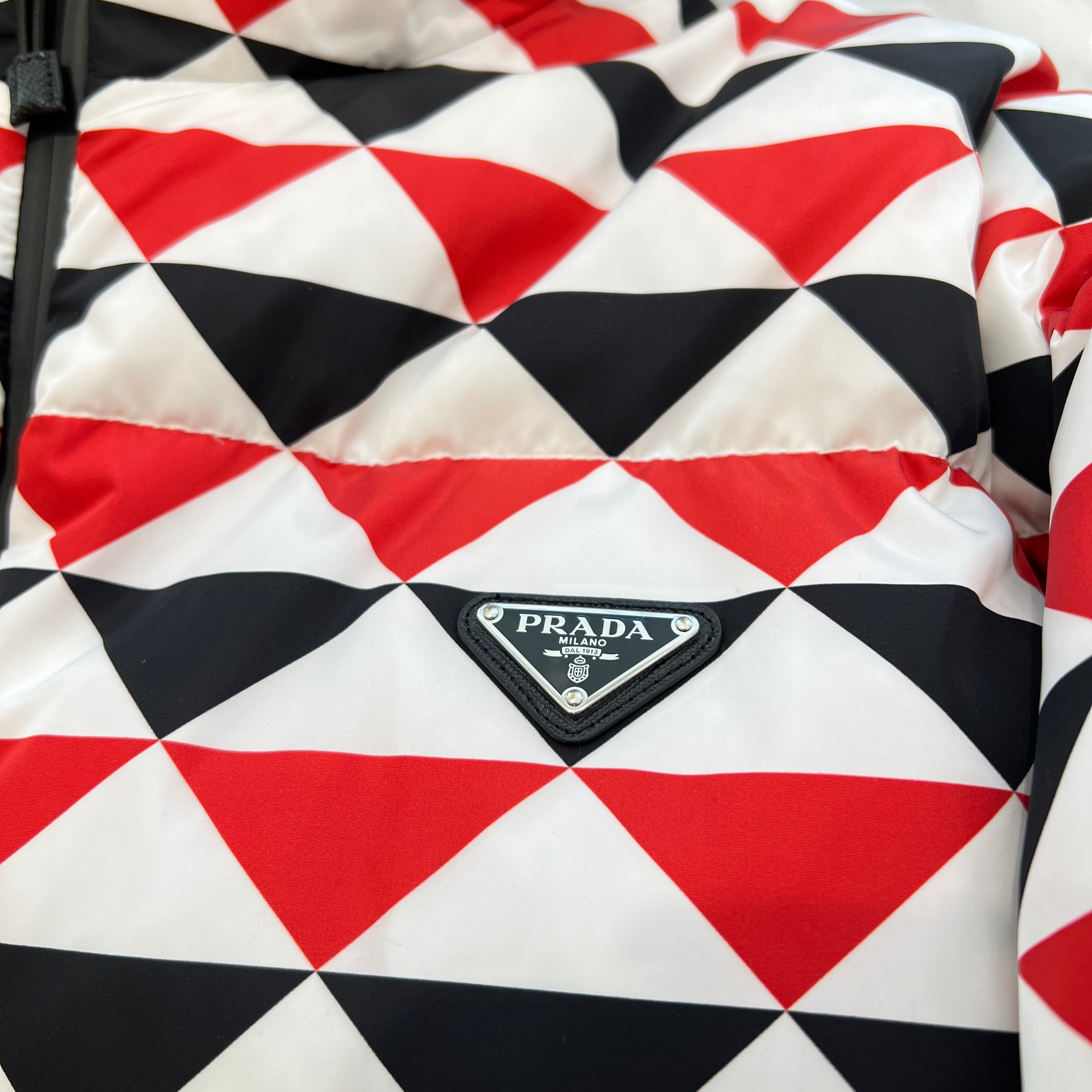 m*o様 サ*ラ様 PRADA プラダのナイロンコート　三角ロゴプレート PRADA 2023AW Nylon Triangle Logo Plate Down Jacket Size XXL プラダ