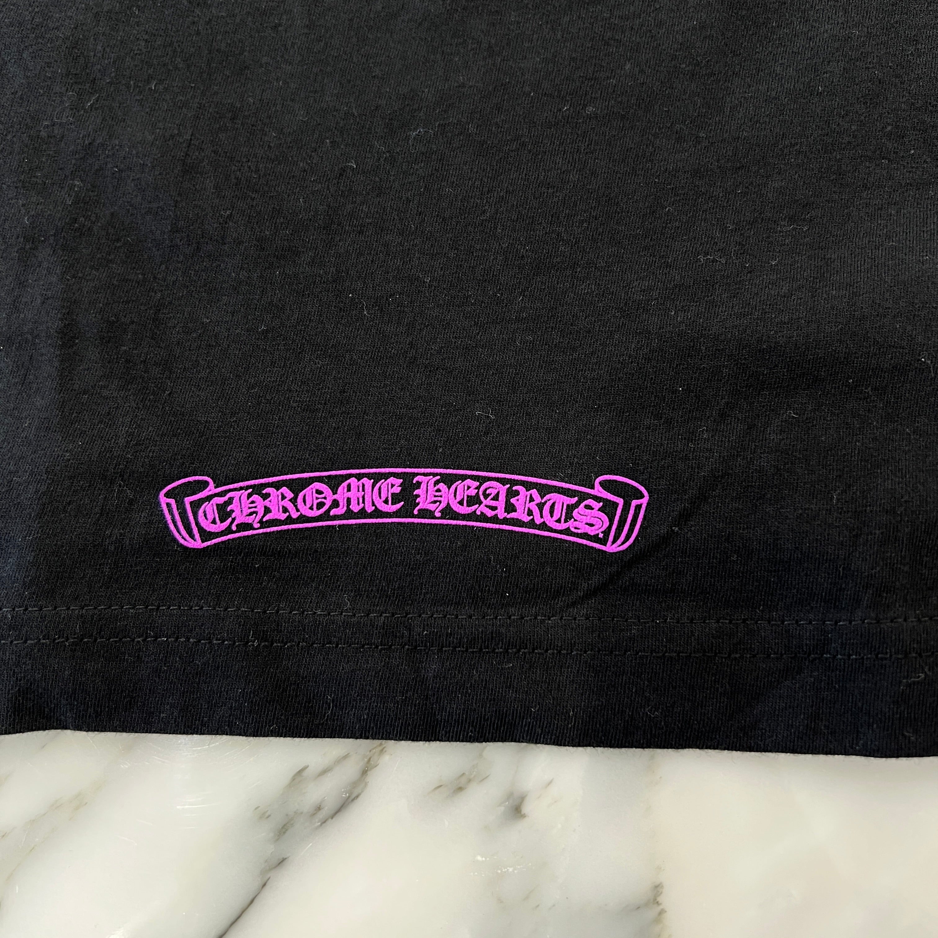 CHROME HEARTS Old English Purple Neck Logo Short Sleeve Tee Size L クロムハーツ オールドイングリッシュ パープルネックロゴ ショートスリーブ Tシャツ サイズＬ