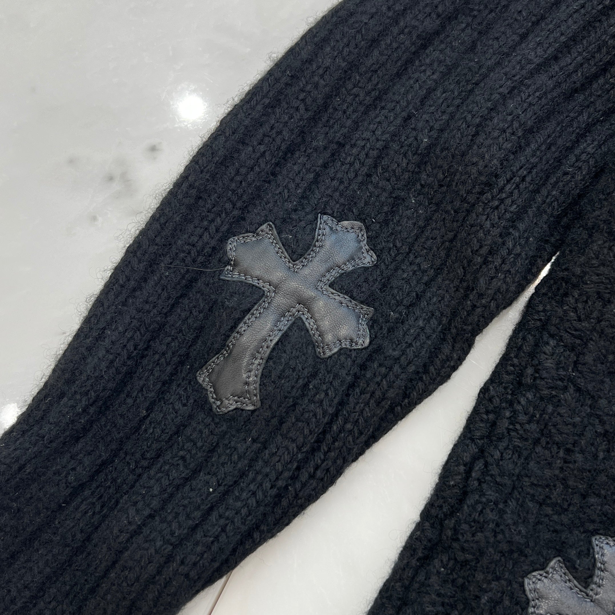 CHROME HEARTS Y NOT Cemetery Cross Leather Patch Cashmere Knit Hoodie Size M クロムハーツ ワイノット セメタリークロスレザーパッチ カシミヤニット フーディ サイズM