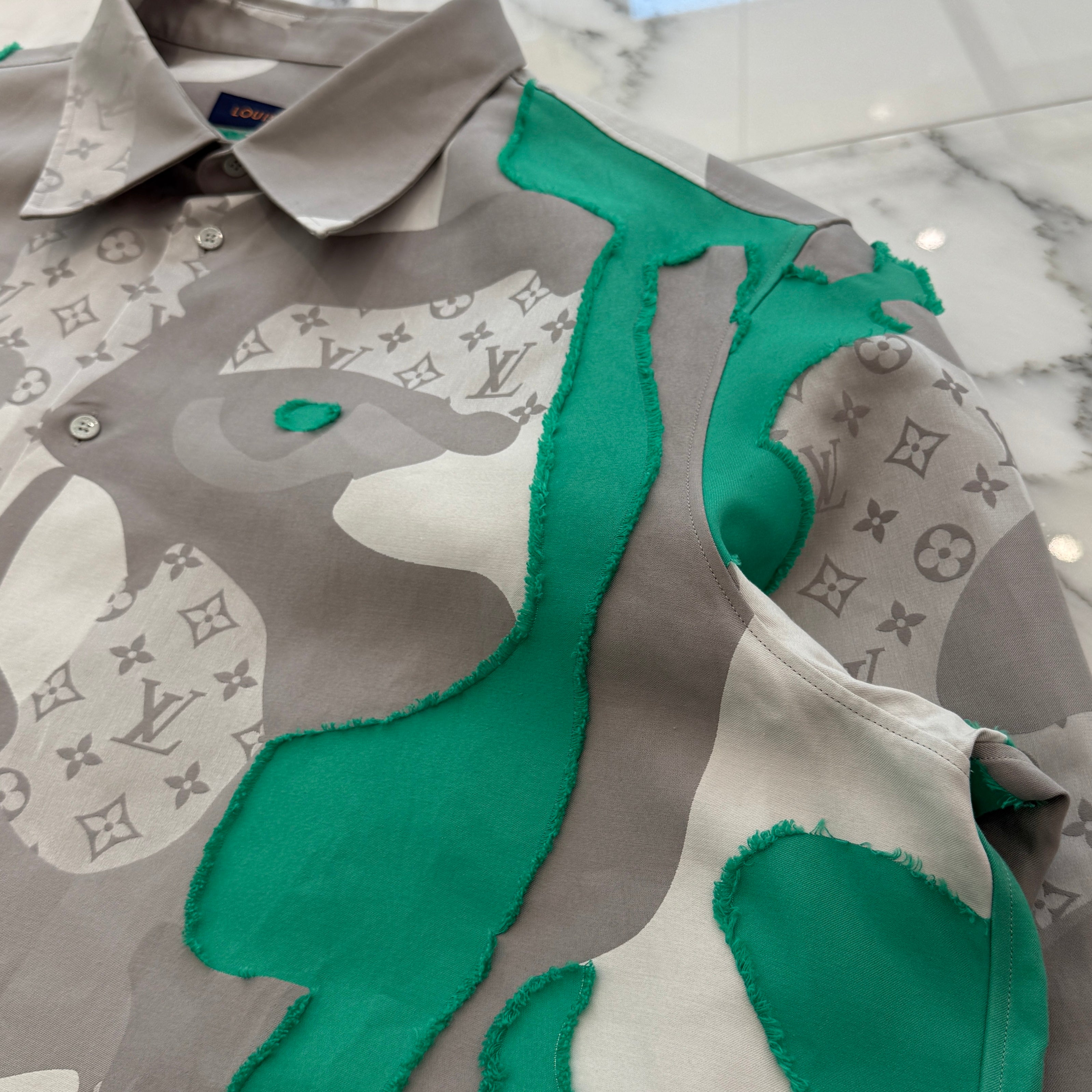 LOUIS VUITTON 2023AW Printed Cotton Fil Coupe Over Shirt 1ABNSR Size 6L ルイヴィトン プリンテッドコットンフィルクーペオーバー シャツ サイズ6L