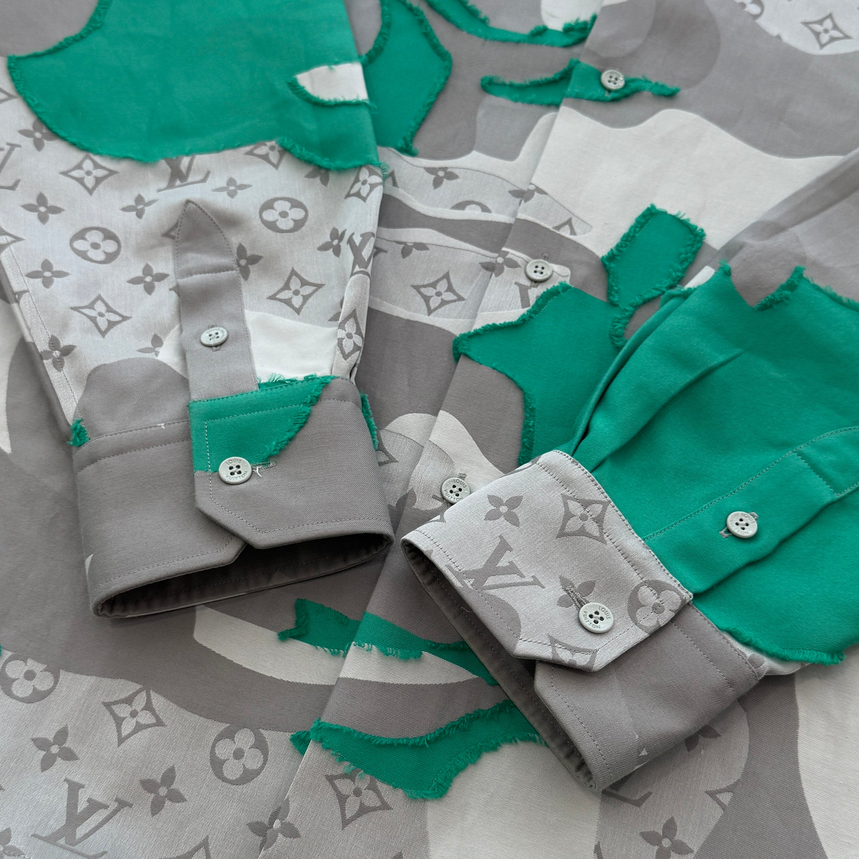 LOUIS VUITTON 2023AW Printed Cotton Fil Coupe Over Shirt 1ABNSR Size 6L ルイヴィトン プリンテッドコットンフィルクーペオーバー シャツ サイズ6L