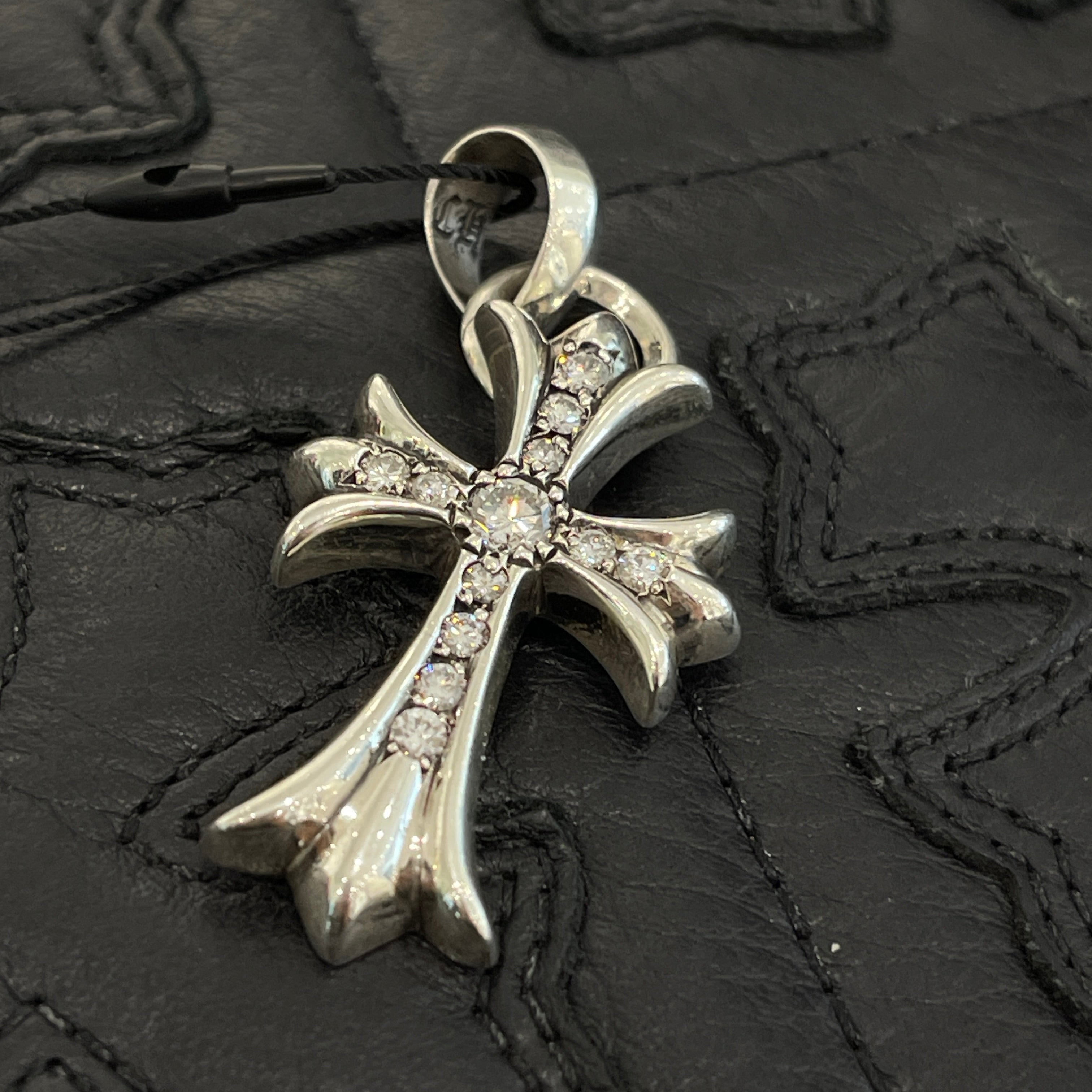 CHROME HEARTS Small CH Cross With Bail Pave Diamond Pendant Top クロムハーツ スモールCHクロス ウィズベイル パヴェダイヤ ペンダントトップ