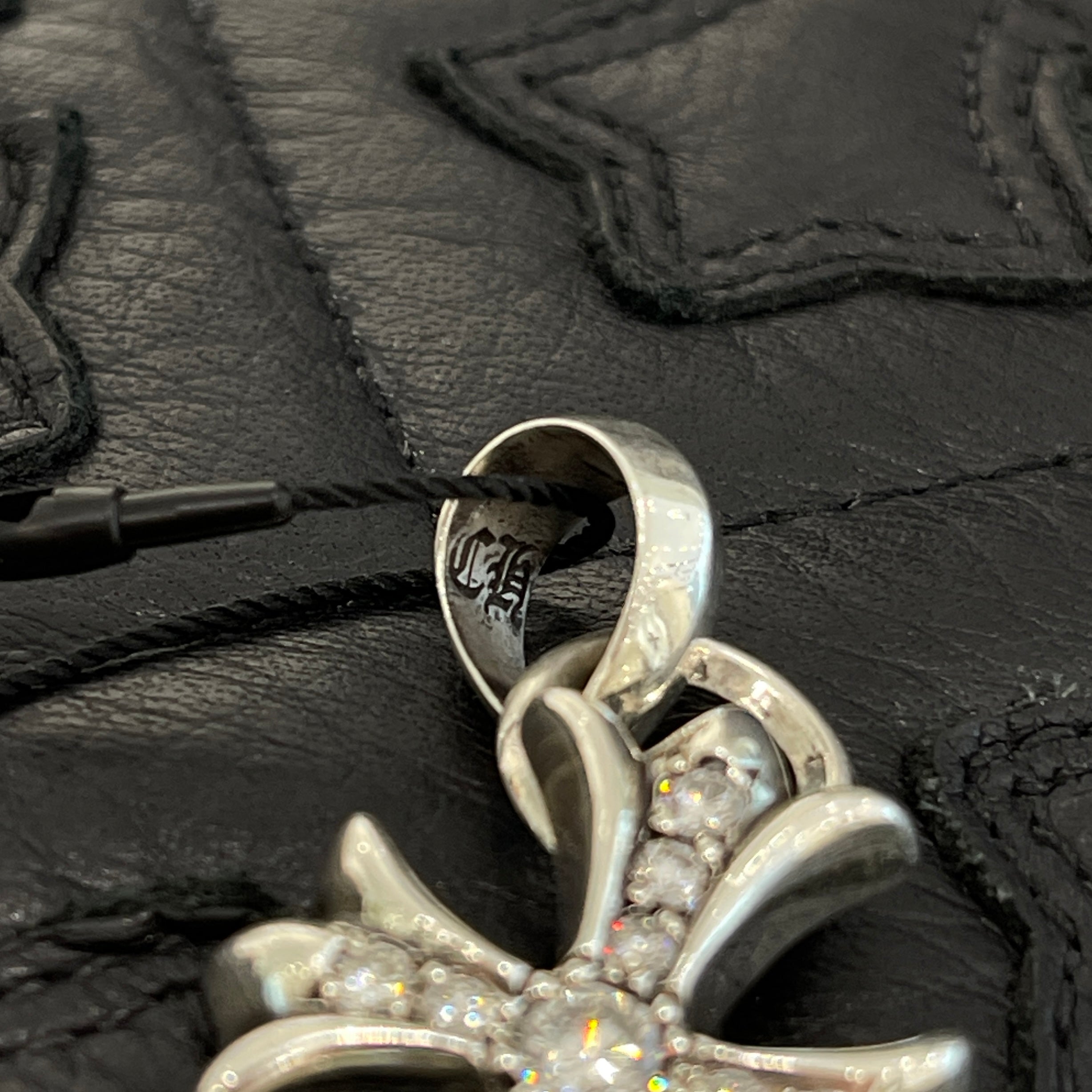 CHROME HEARTS Small CH Cross With Bail Pave Diamond Pendant Top クロムハーツ スモールCHクロス ウィズベイル パヴェダイヤ ペンダントトップ