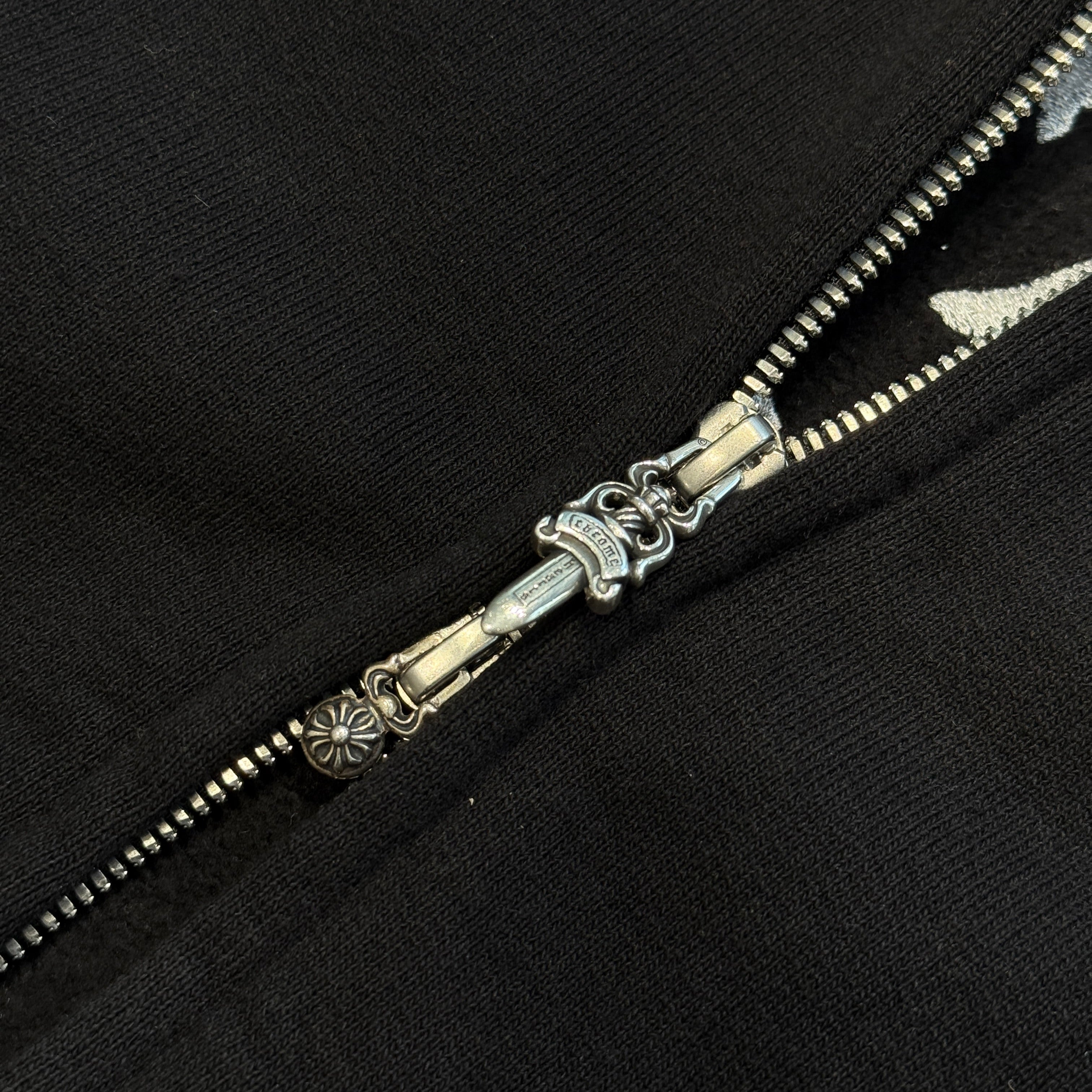 CHROME HEARTS／セメタリークロス 刺繍 ジップアップ パーカー XL