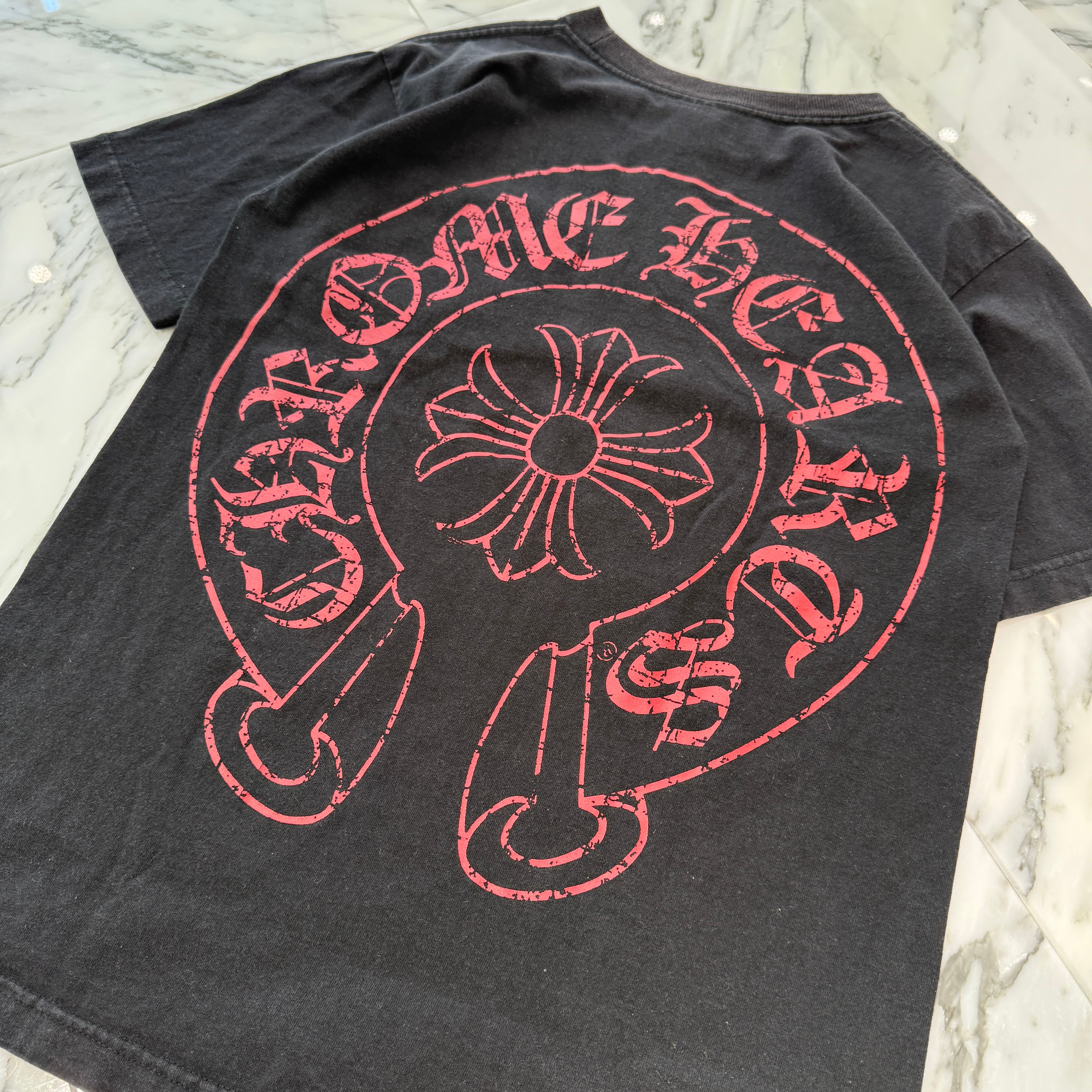 CHROME HEARTS CH Plus Scroll Red Horseshoe Tee Size M クロムハーツ CHプラス スクロール レッド ホースシュー Tシャツ サイズM