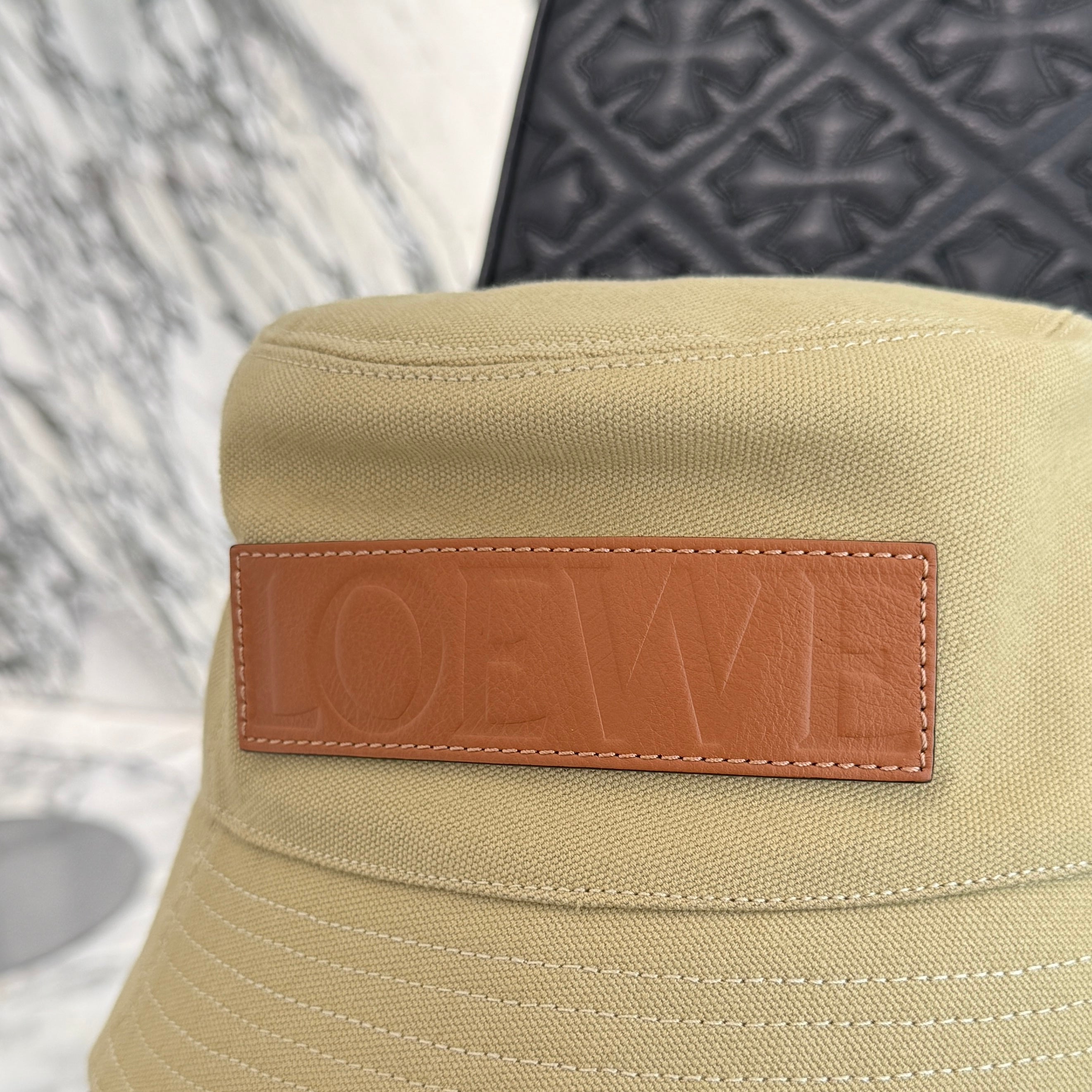 LOEWE 2025SS Logo Embossed Leather Patch Bucket Hat K820HB1X19 Size 57 ロエベ ロゴ エンボス レザー パッチ バケットハット サイズ57