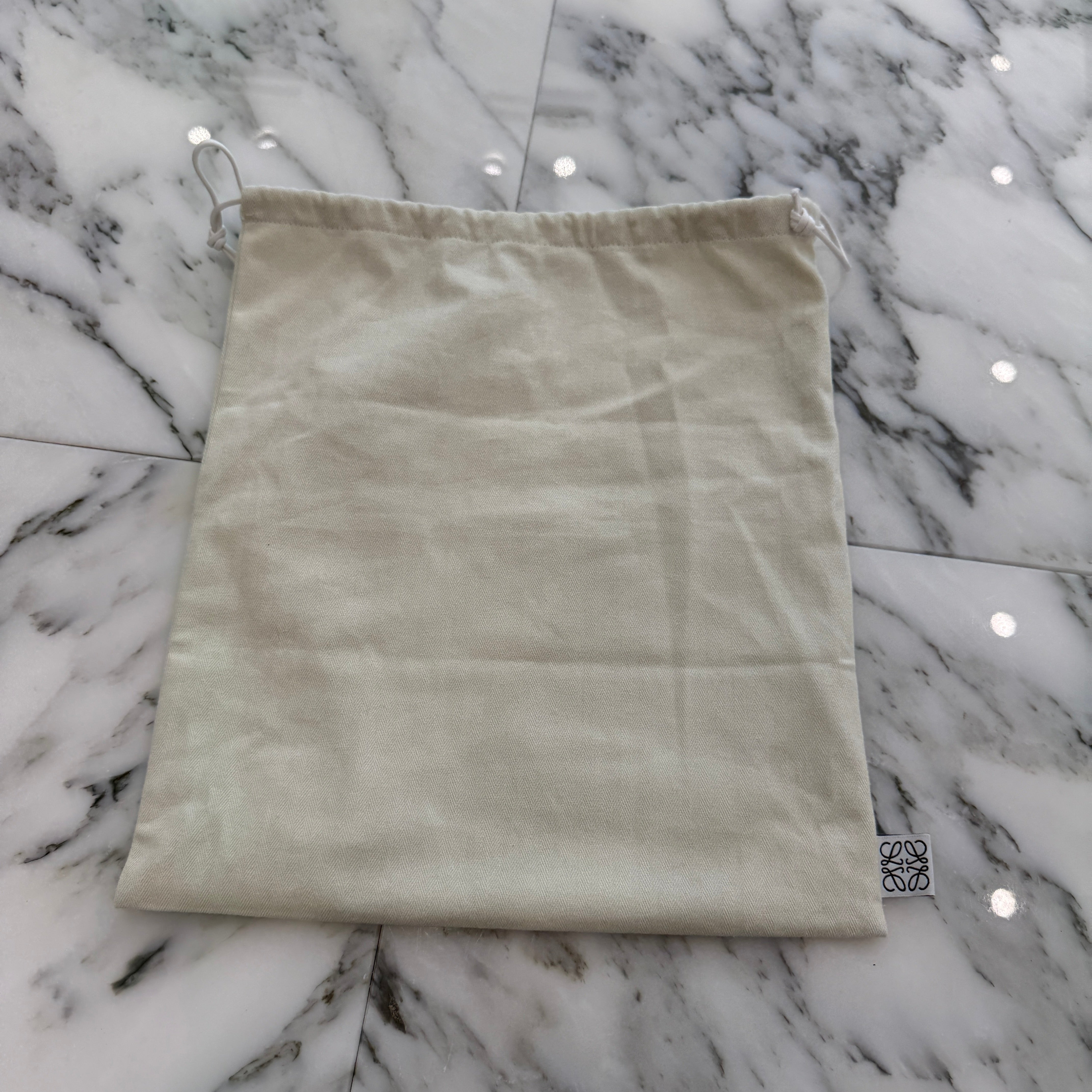 LOEWE 2025SS Logo Embossed Leather Patch Bucket Hat K820HB1X19 Size 57 ロエベ ロゴ エンボス レザー パッチ バケットハット サイズ57