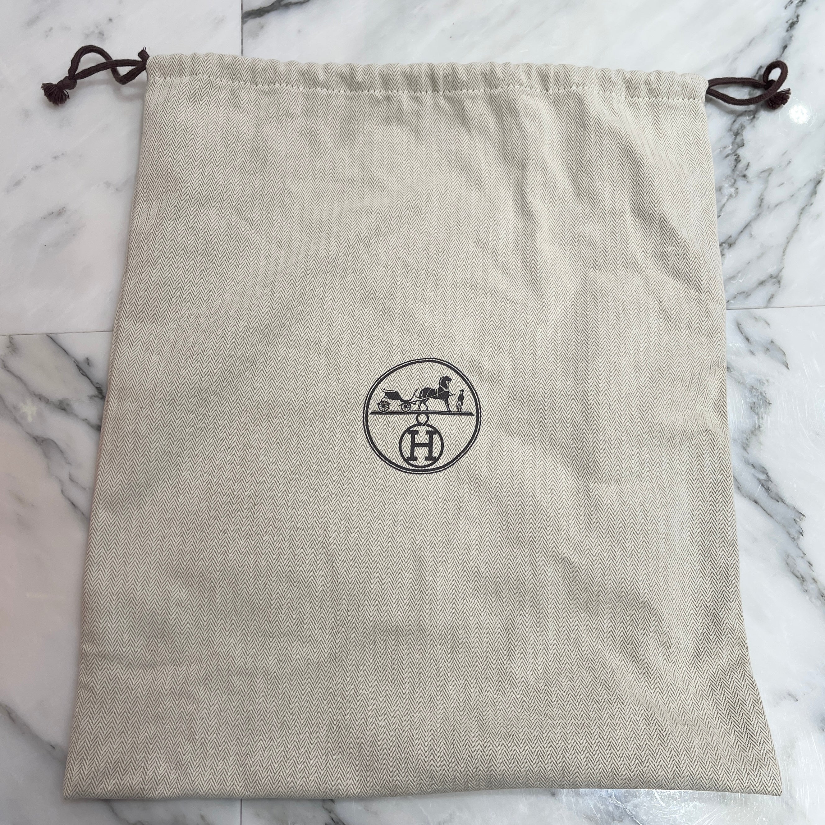 HERMES Evelyne Trois PM 29 "Noir" W刻印 エルメス エブリン トロワ PM 29 "ノワール" レザーショルダーバッグ