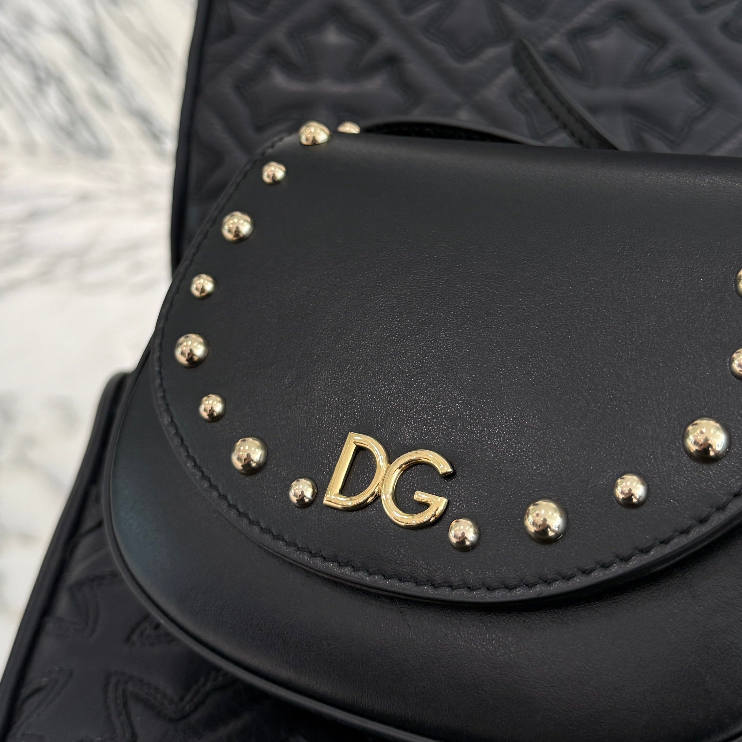 Dolce & Gabbana Bambino Black Leather Logo Studded Flap Crossbody Bag ドルチェ＆ガッバーナ バンビーノ ブラックレザー ロゴスタッズ フラップ クロスボディバッグ