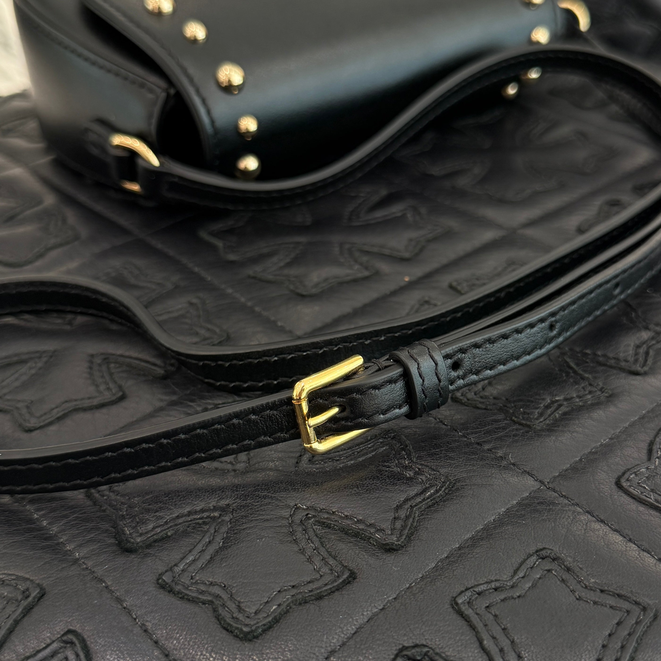 Dolce & Gabbana Bambino Black Leather Logo Studded Flap Crossbody Bag ドルチェ＆ガッバーナ バンビーノ ブラックレザー ロゴスタッズ フラップ クロスボディバッグ