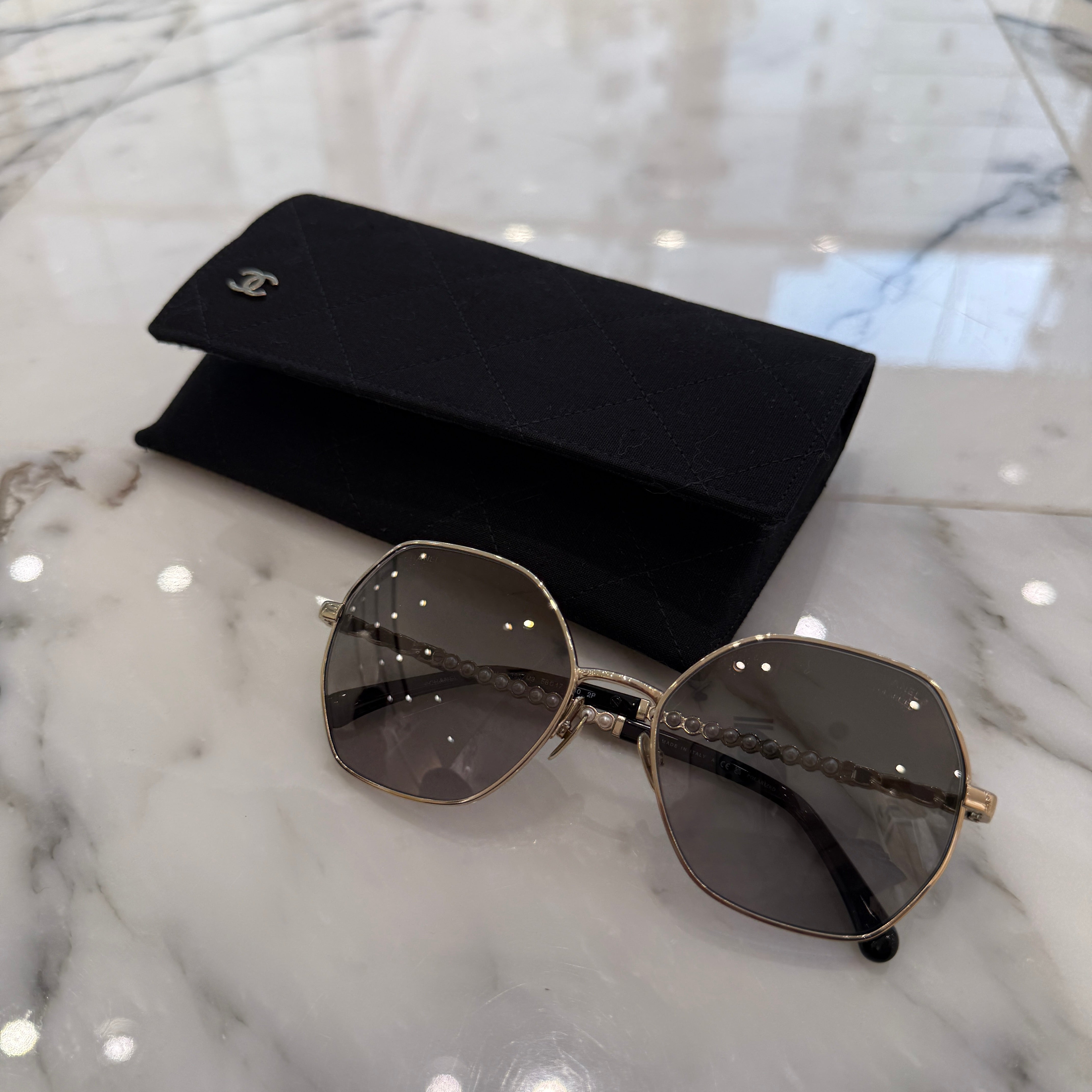 CHANEL COCO Mark Glass Pearl Chain Square Sunglasses 4281-Q-H Size 56□17 140 シャネル ココマーク ガラスパール チェーン スクエア サングラス サイズ56□17 140