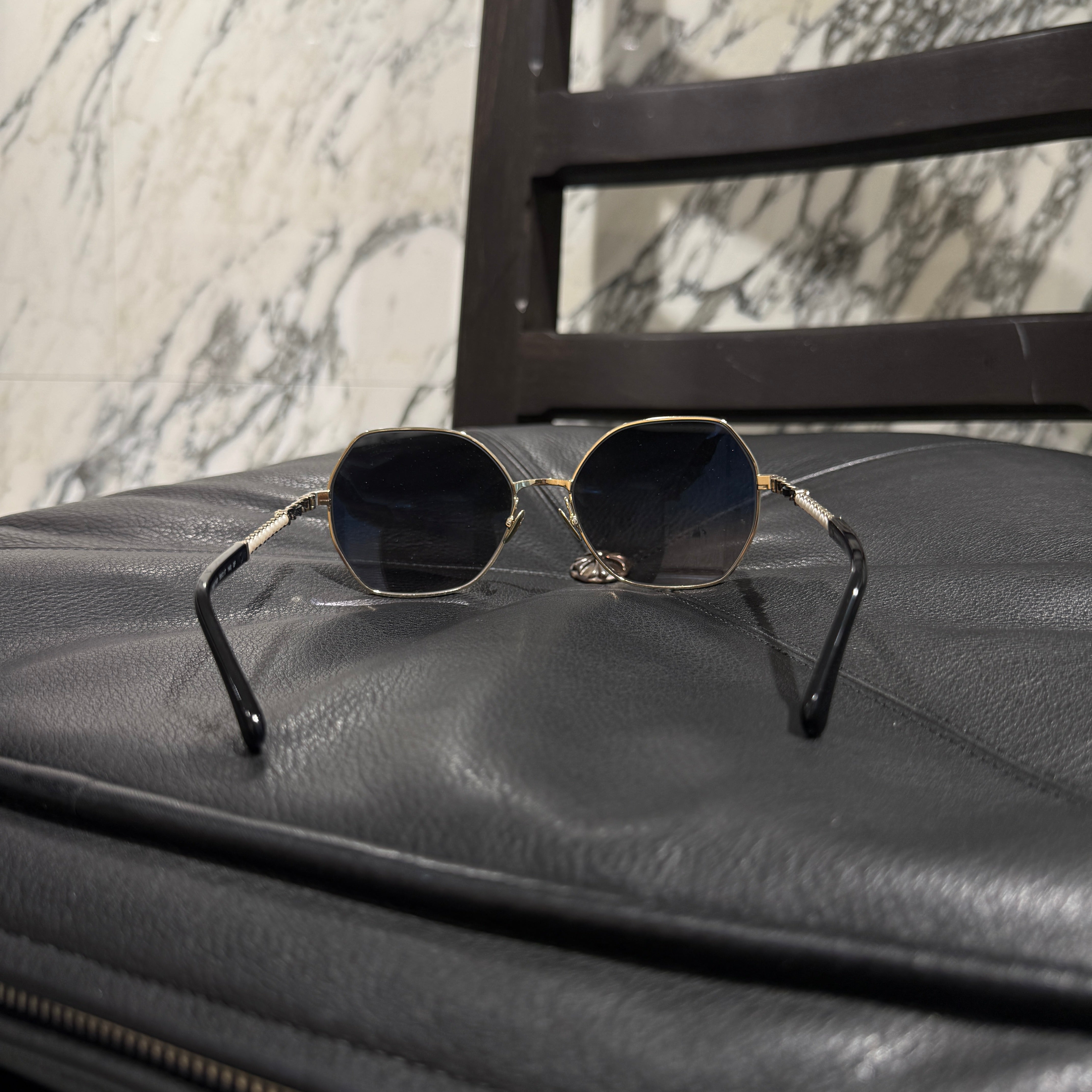 CHANEL COCO Mark Glass Pearl Chain Square Sunglasses 4281-Q-H Size 56□17 140 シャネル ココマーク ガラスパール チェーン スクエア サングラス サイズ56□17 140