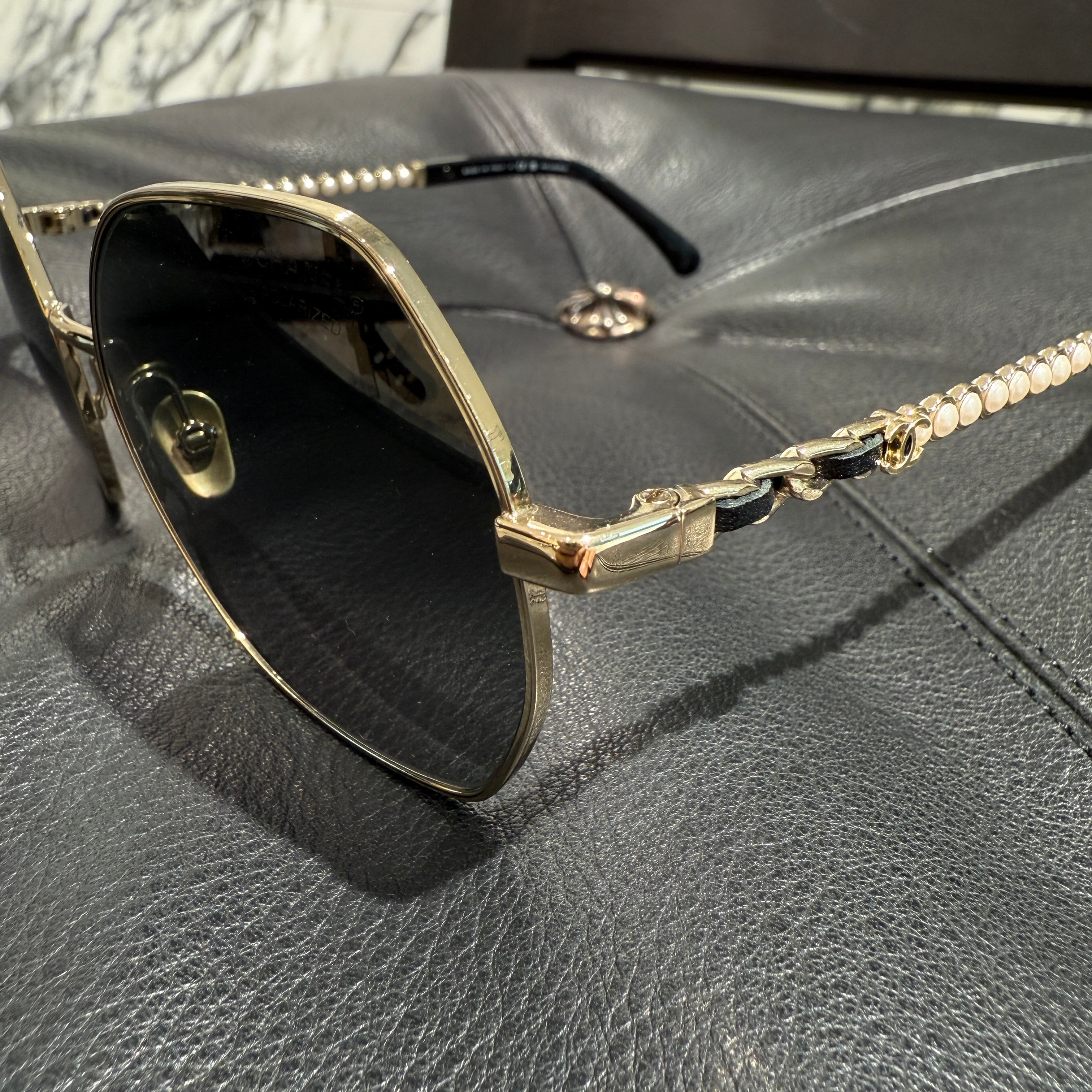 CHANEL COCO Mark Glass Pearl Chain Square Sunglasses 4281-Q-H Size 56□17 140 シャネル ココマーク ガラスパール チェーン スクエア サングラス サイズ56□17 140
