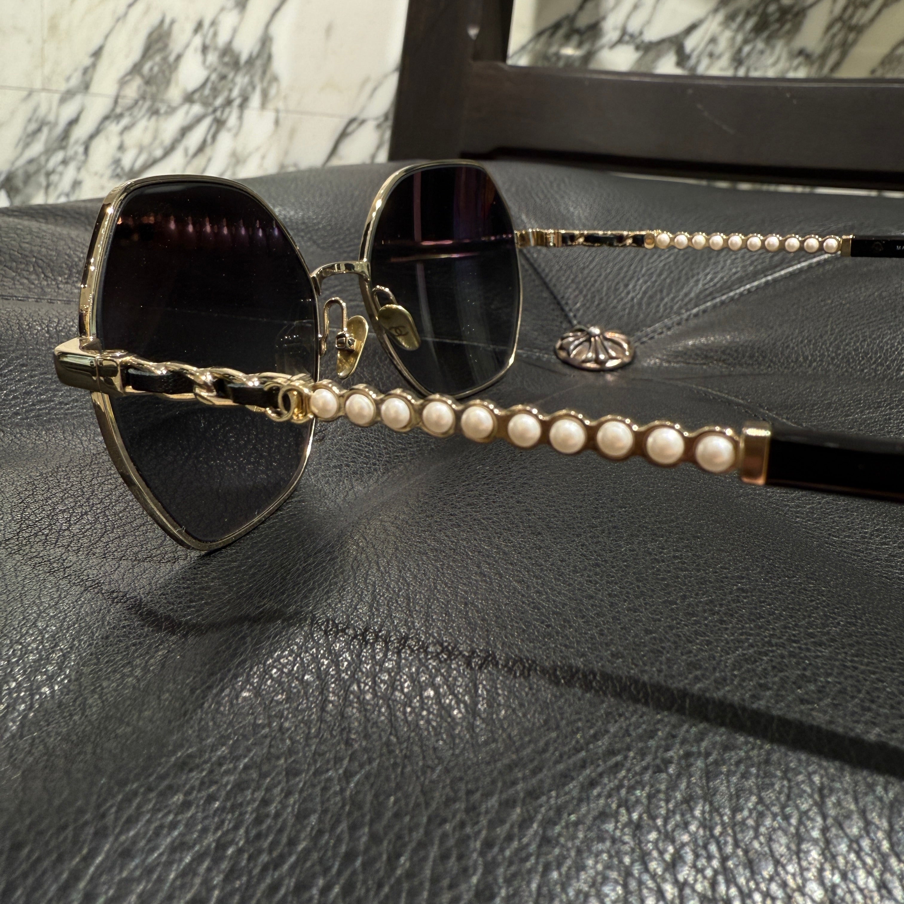 CHANEL COCO Mark Glass Pearl Chain Square Sunglasses 4281-Q-H Size