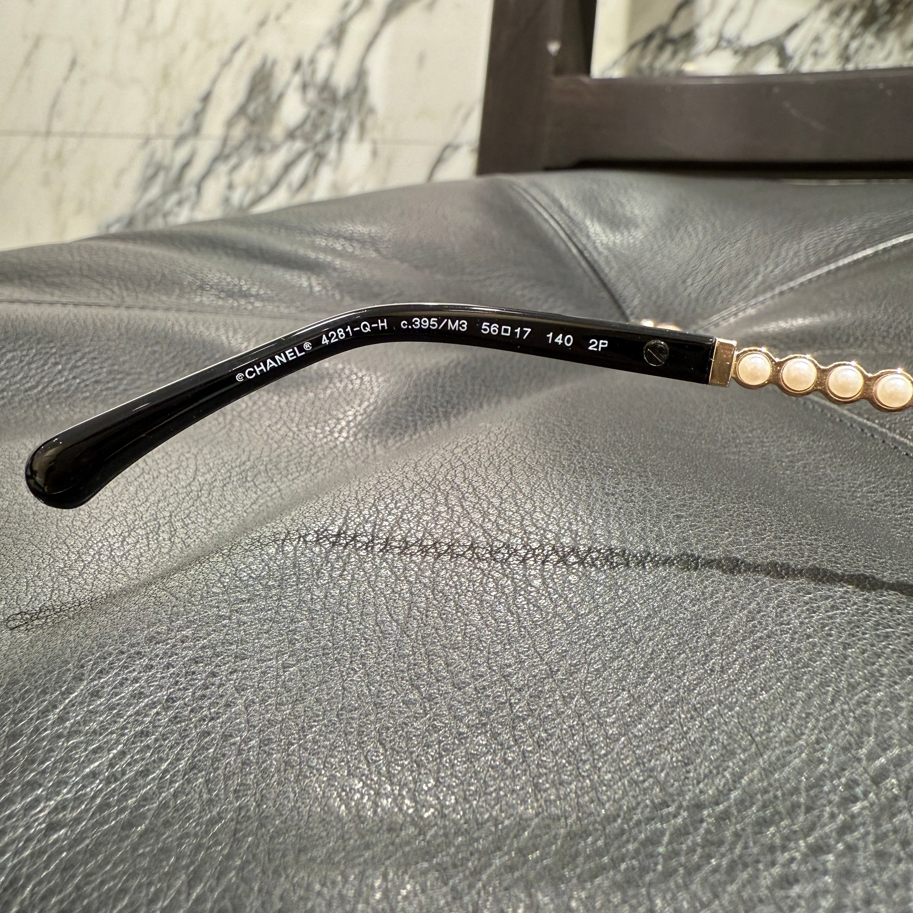 CHANEL COCO Mark Glass Pearl Chain Square Sunglasses 4281-Q-H Size 56□17 140 シャネル ココマーク ガラスパール チェーン スクエア サングラス サイズ56□17 140