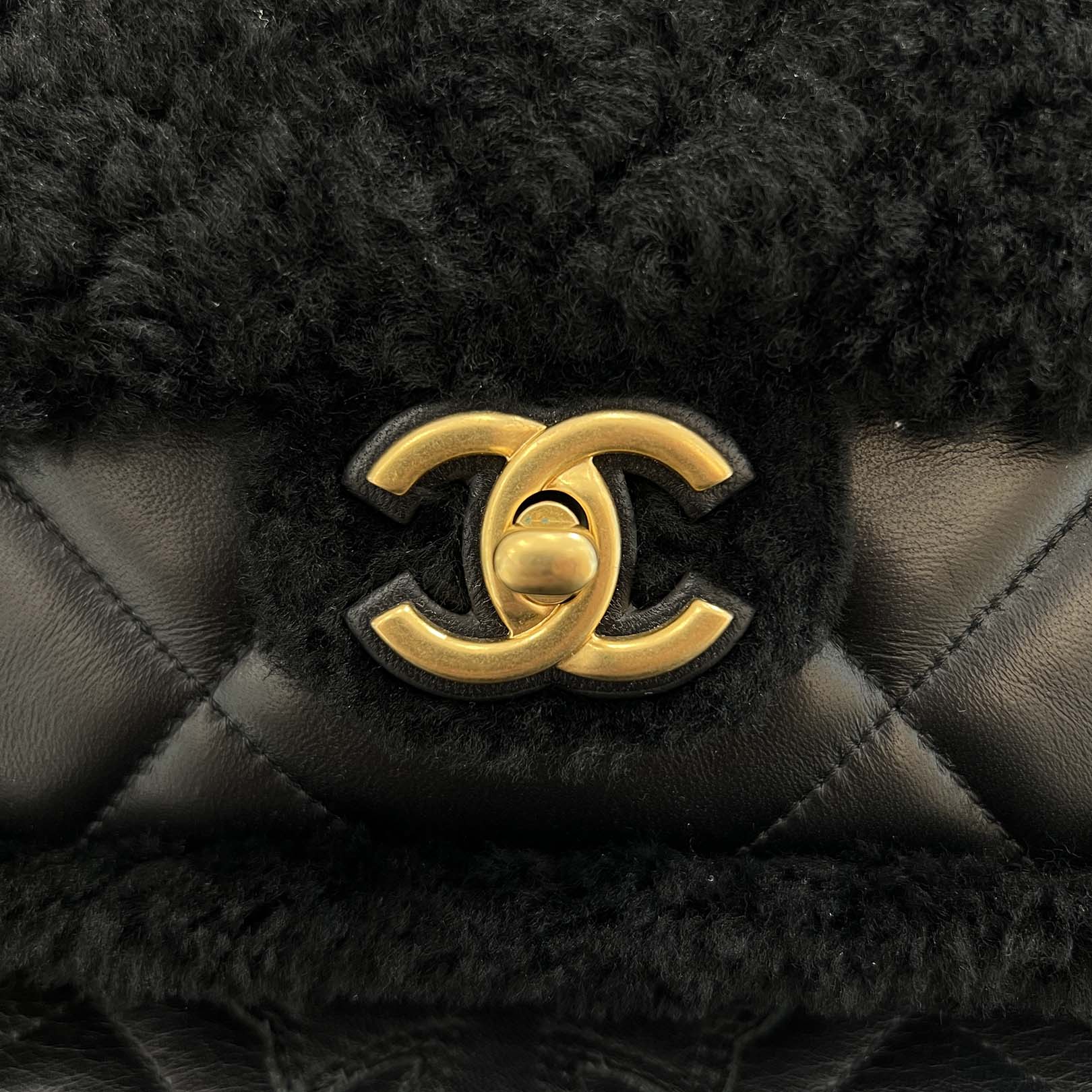 CHANEL Matelassé Shearling Quilted Stitch Leather Chain Shoulder Bag シャネル マトラッセ シアリング キルティングステッチ レザーチェーン ショルダーバッグ