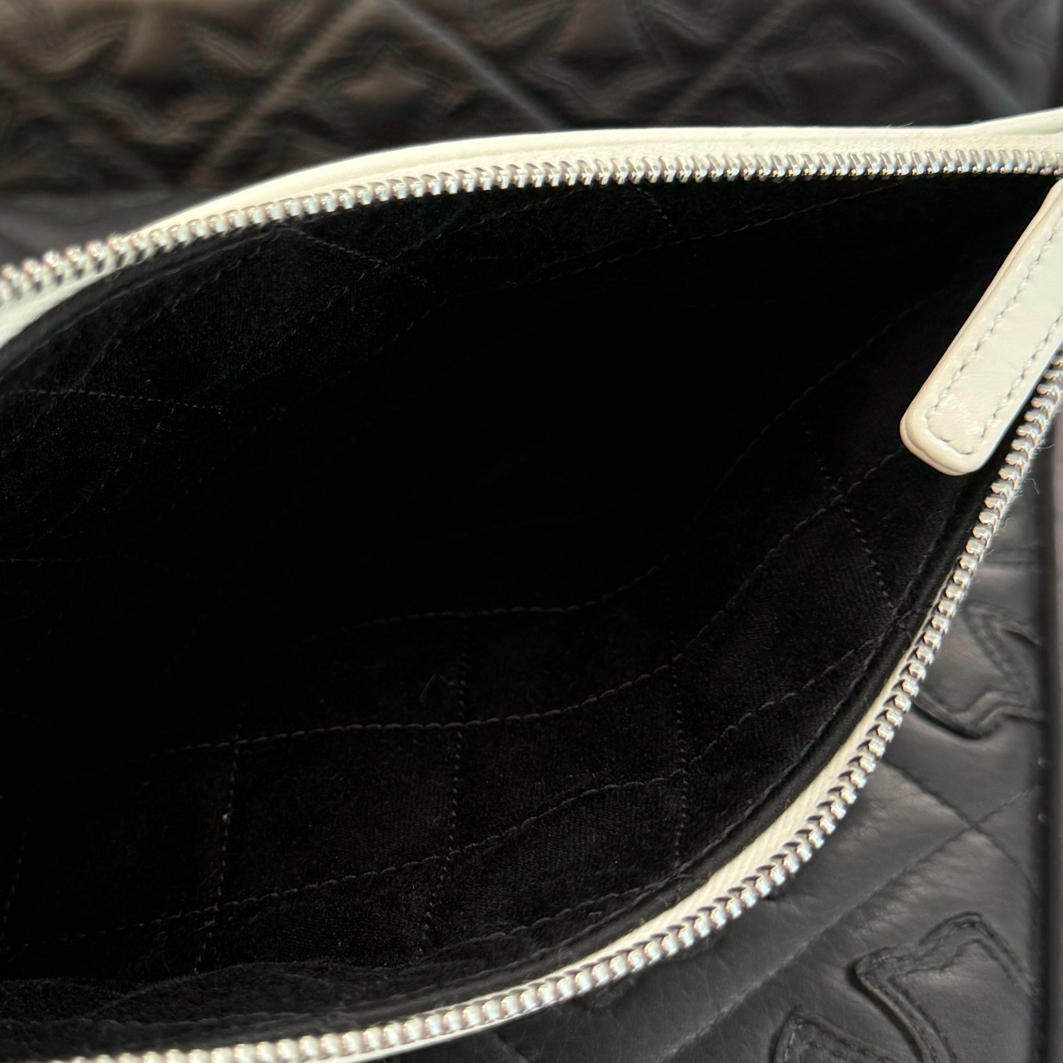 CHANEL 22 Mini Shiny Calf Leather Chain Shoulder Bag シャネル 22 ミニ シャイニーカーフスキン チェーン ショルダーバッグ